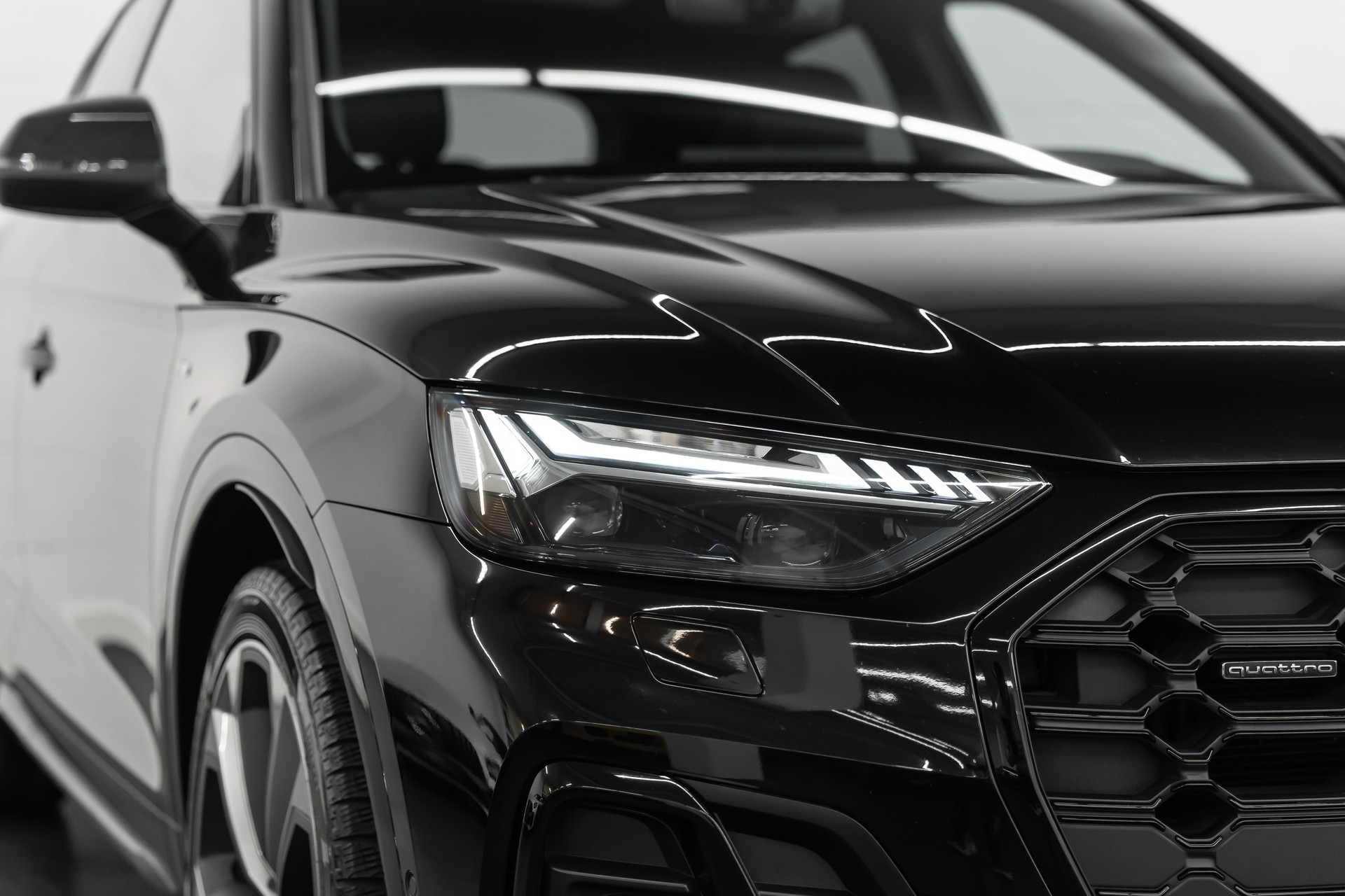 AUDI Q5 40 TDI S LINE Black Edition quattro S-tronic-image-5