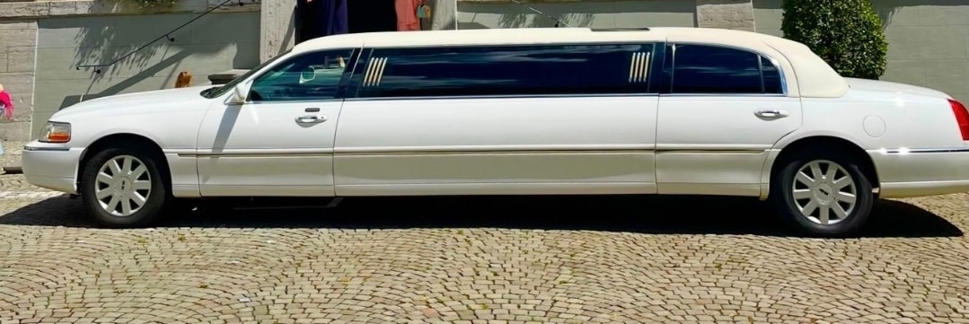 LINCOLN Town Car-image-1