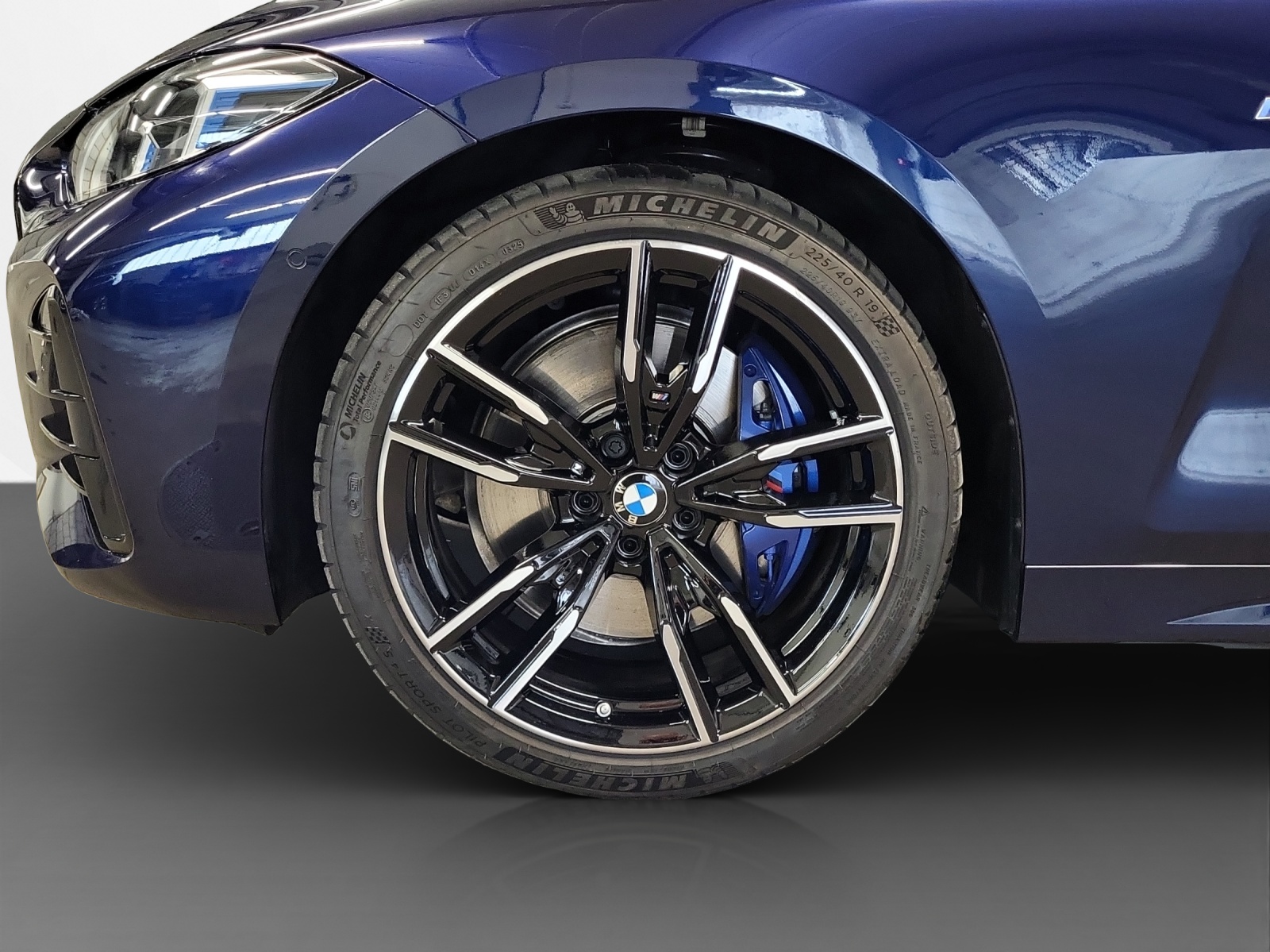 BMW M440i xDrive 48V Cabrio-image-8