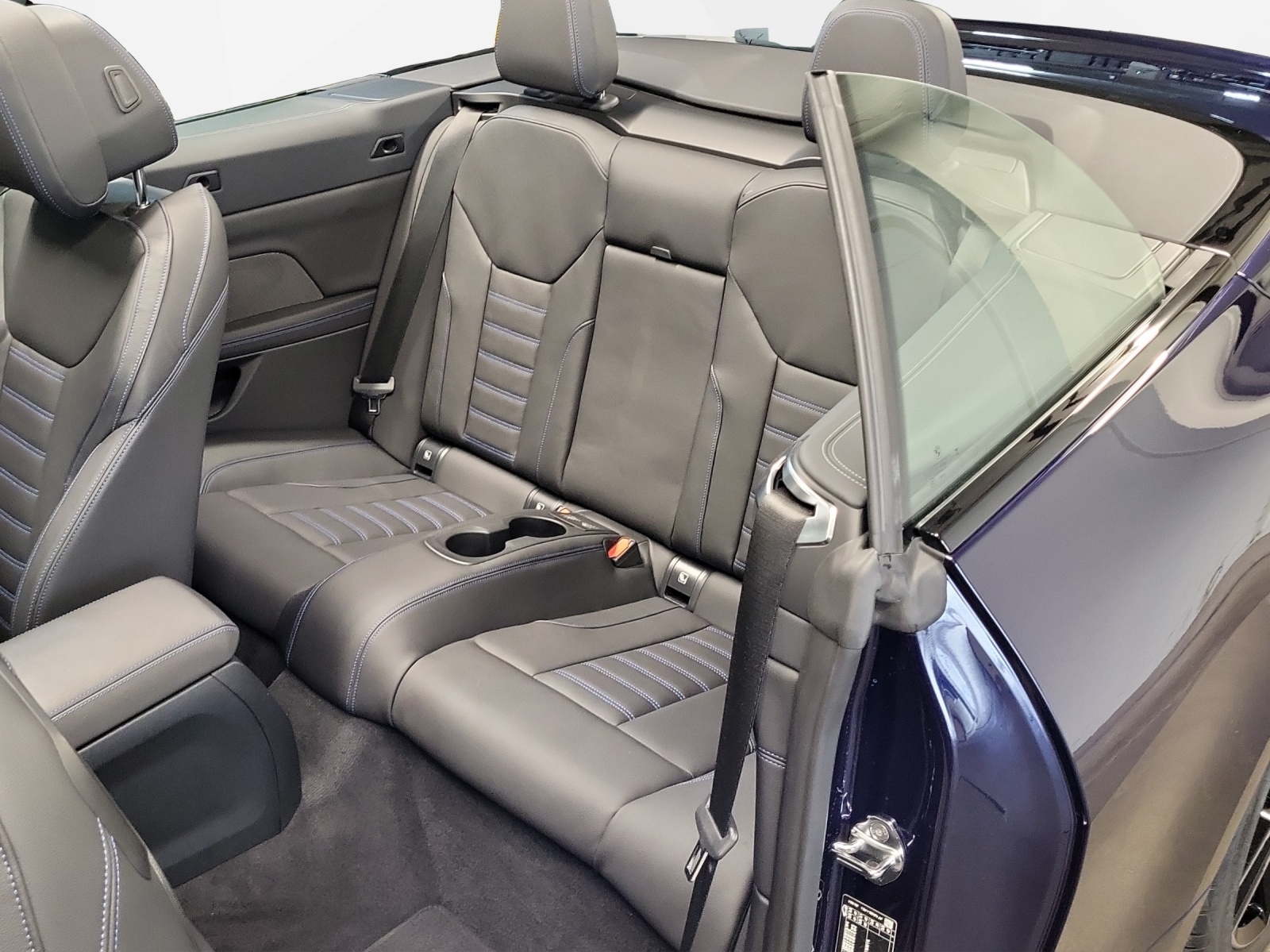 BMW M440i xDrive 48V Cabrio-image-11