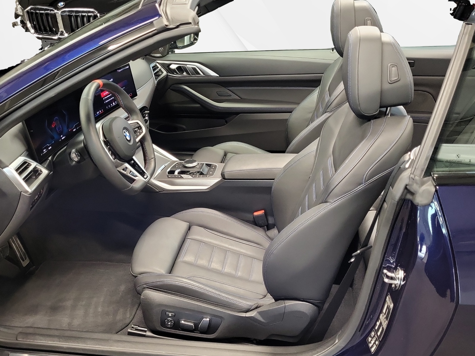 BMW M440i xDrive 48V Cabrio-image-9