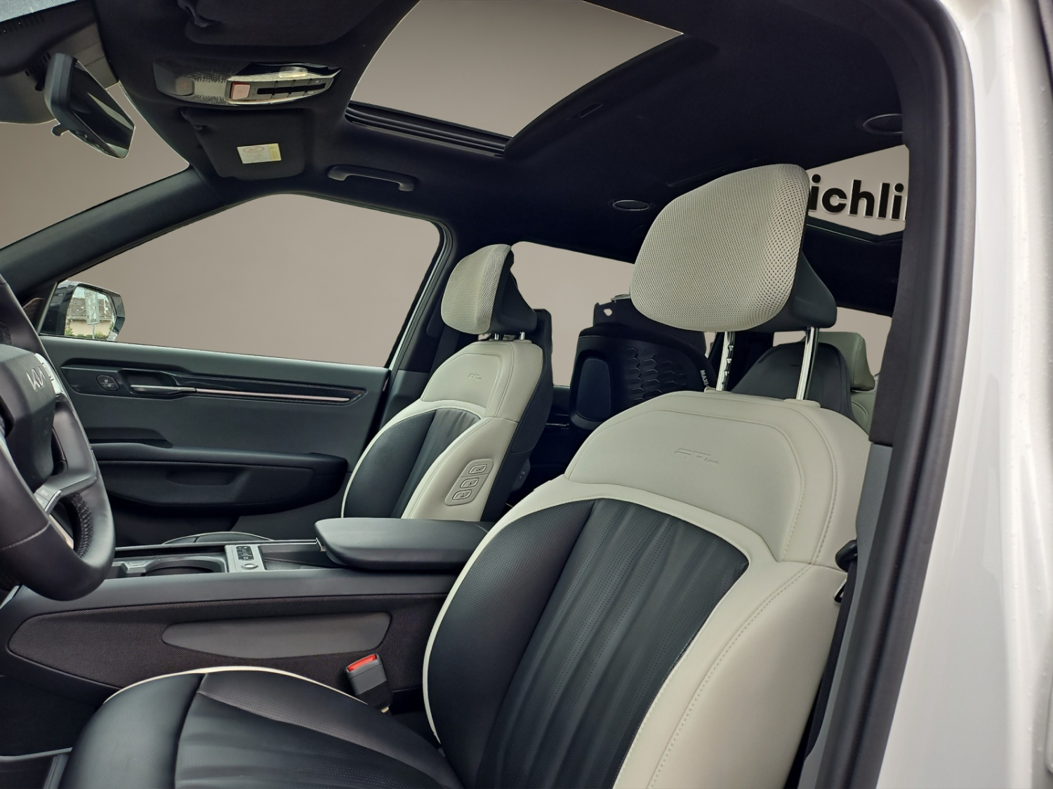 KIA EV9 99.8 kWh GT-Line 4x4-image-8