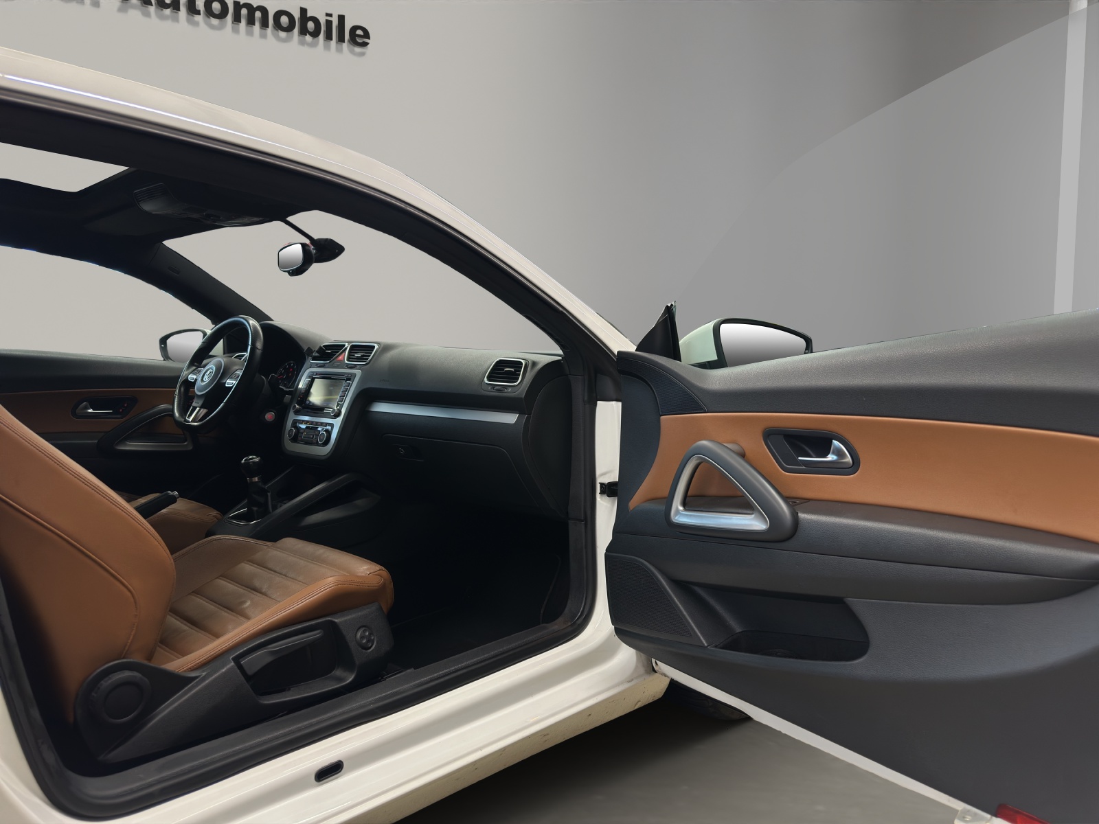 VW Scirocco 2.0 TSI-image-12
