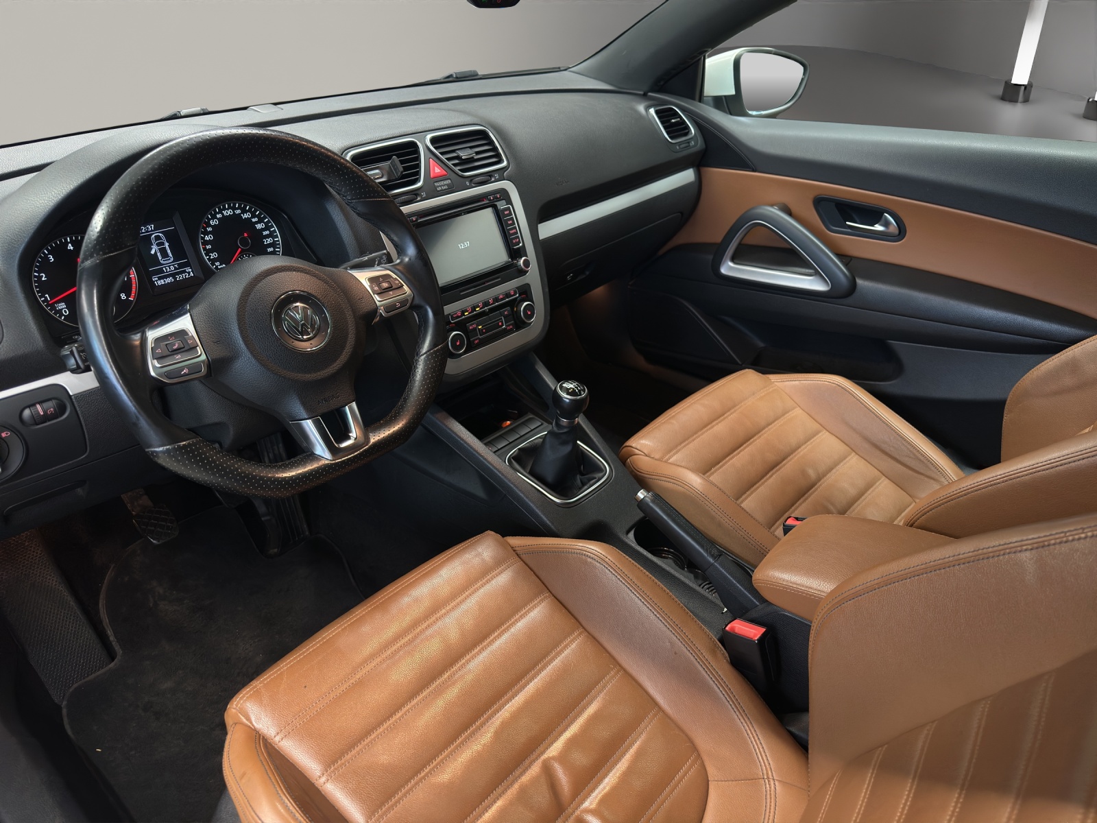 VW Scirocco 2.0 TSI-image-8