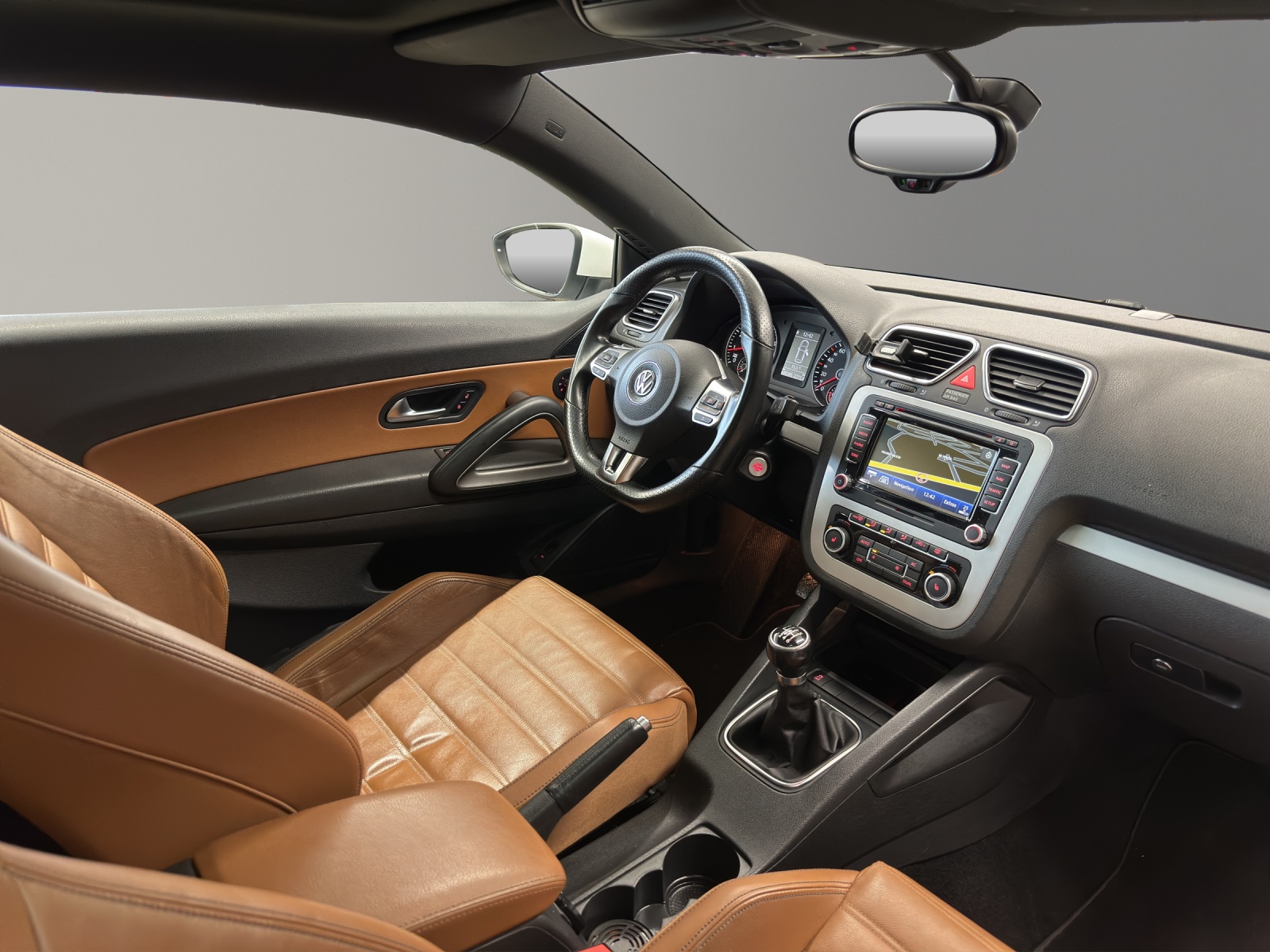 VW Scirocco 2.0 TSI-image-14
