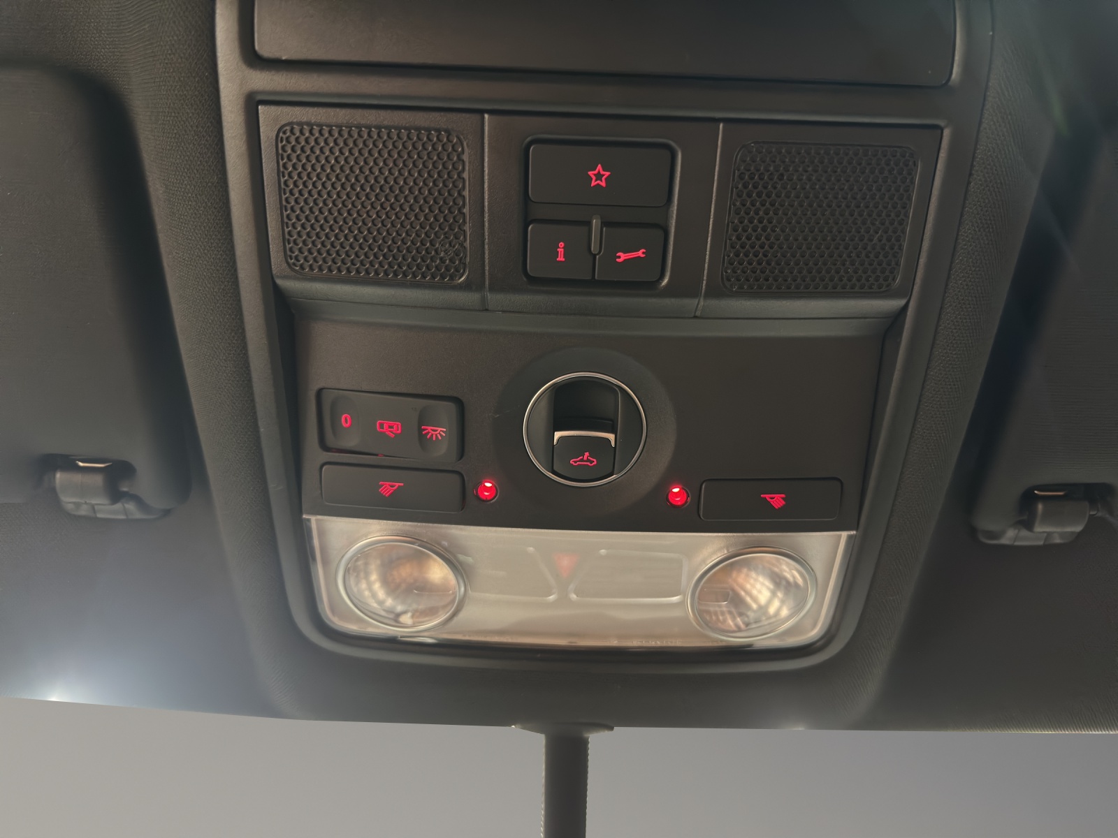 VW Scirocco 2.0 TSI-image-10