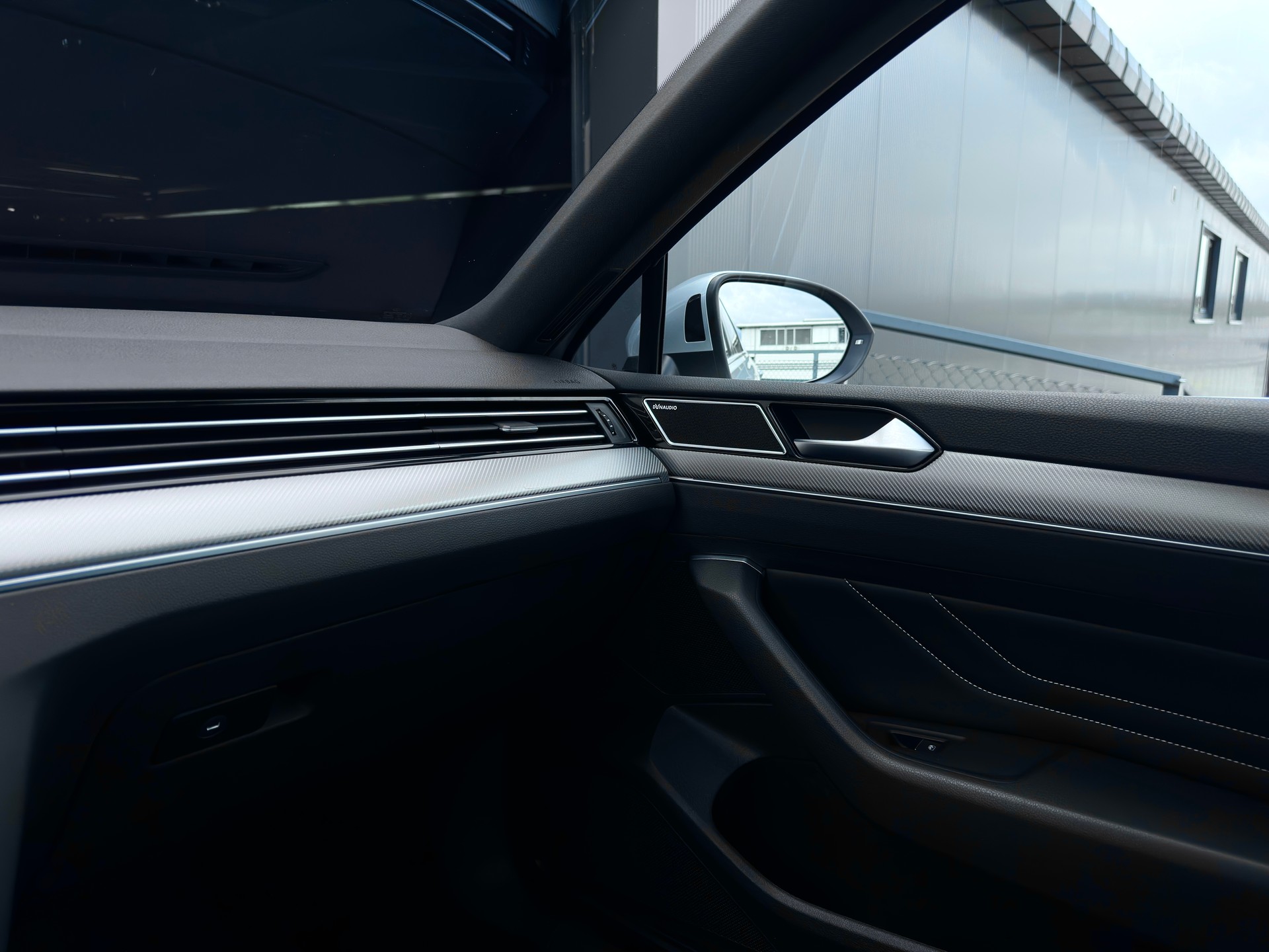 VW Passat Variant 2.0 TSI Elegance 4Motion DSG-image-20