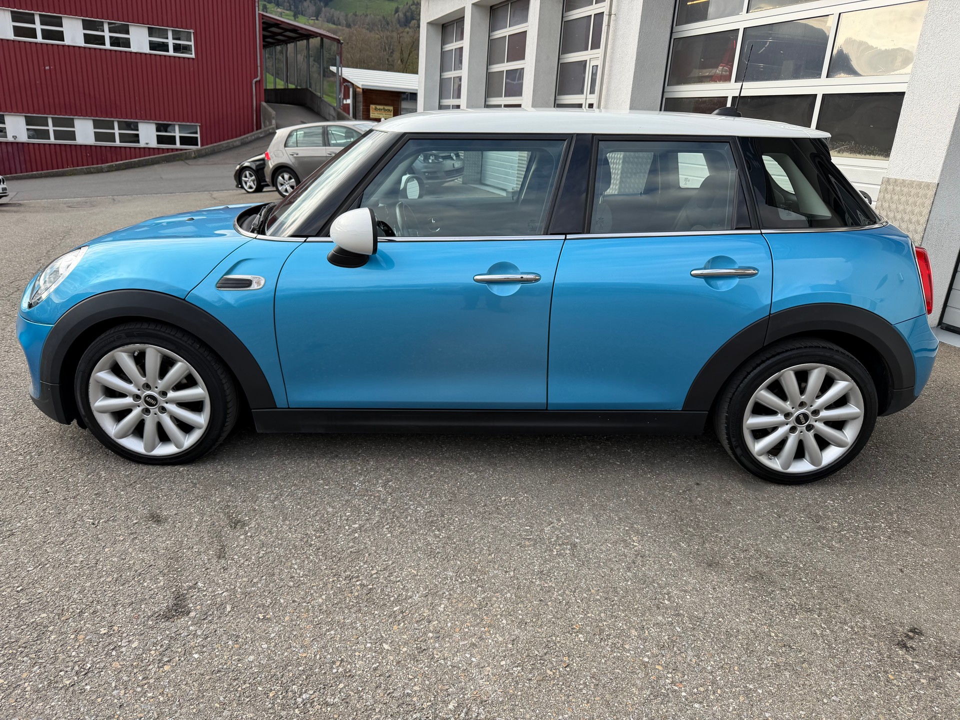 MINI Cooper Steptronic-showroom-element-1