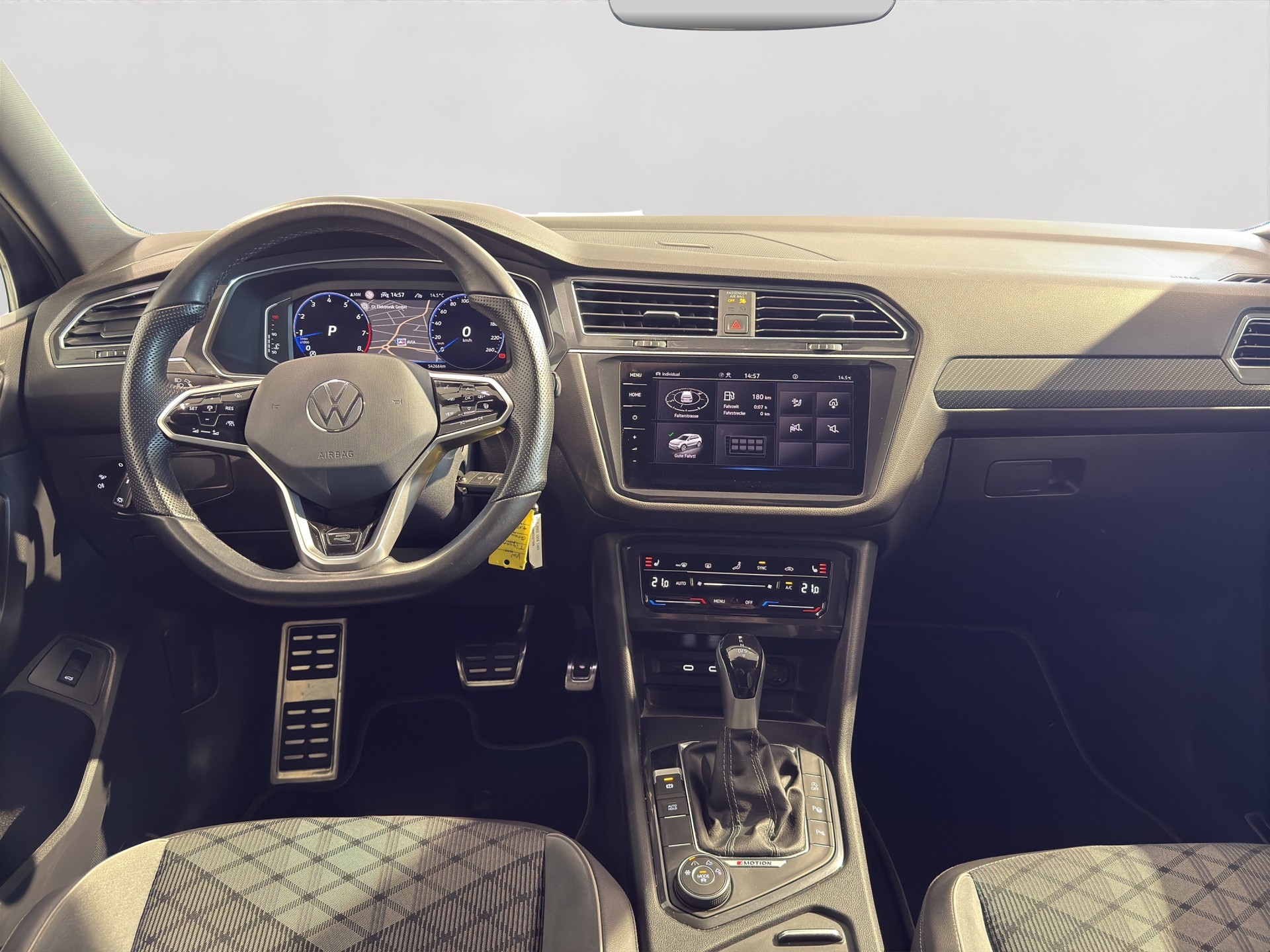 VW Tiguan Allspace 2.0TSI R-Line 4Motion DSG-image-6