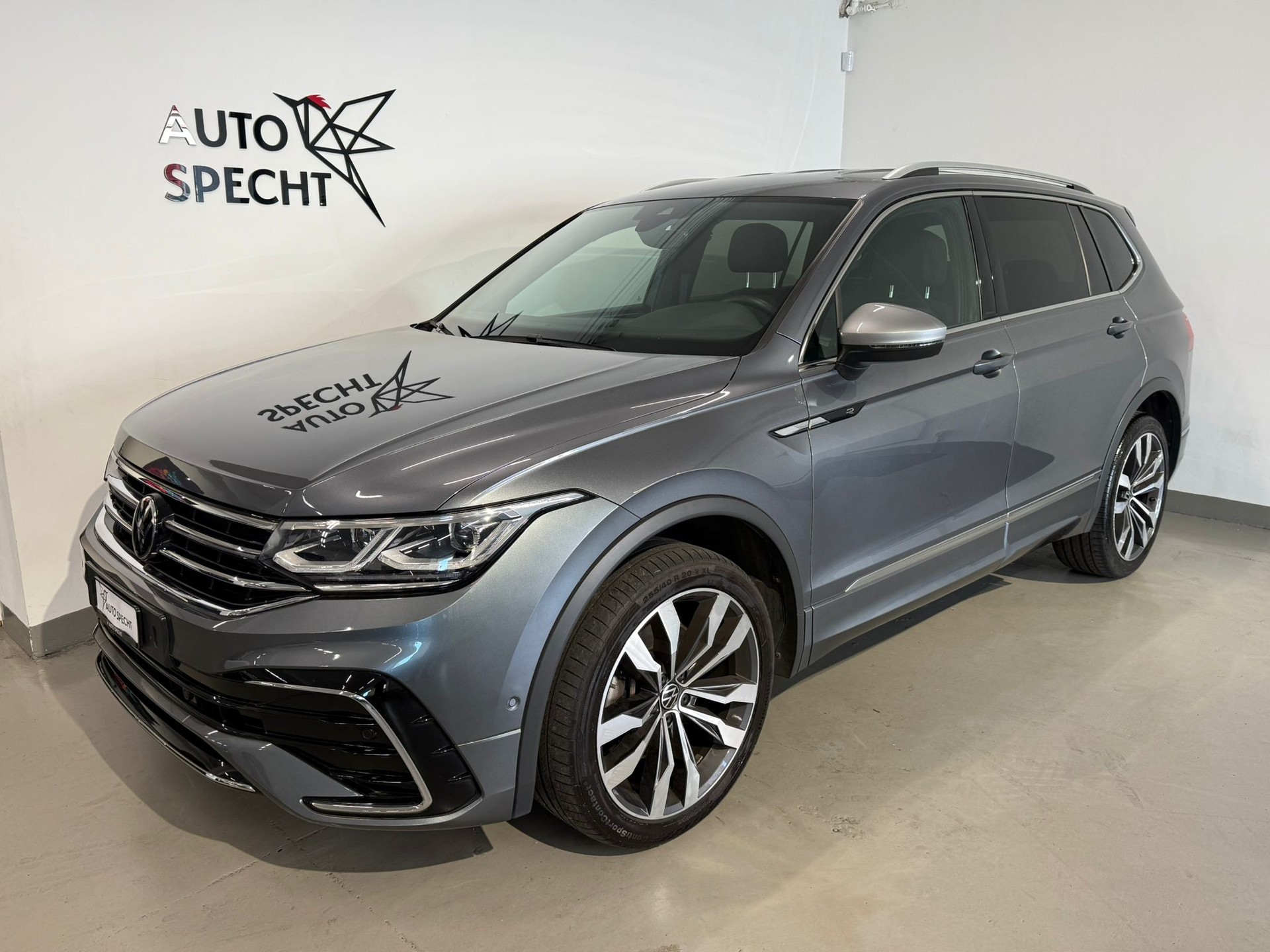VW Tiguan Allspace 2.0TSI R-Line 4Motion DSG-showroom-element-1