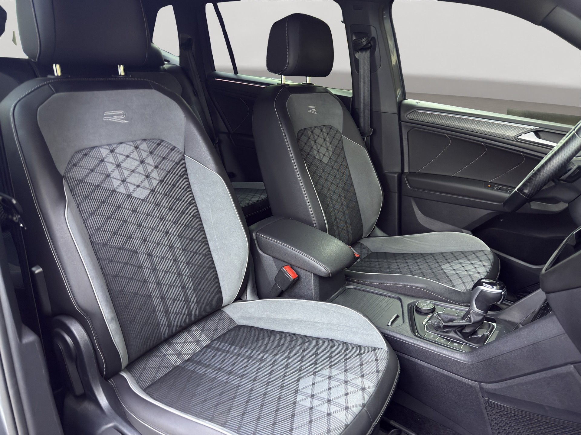 VW Tiguan Allspace 2.0TSI R-Line 4Motion DSG-image-13