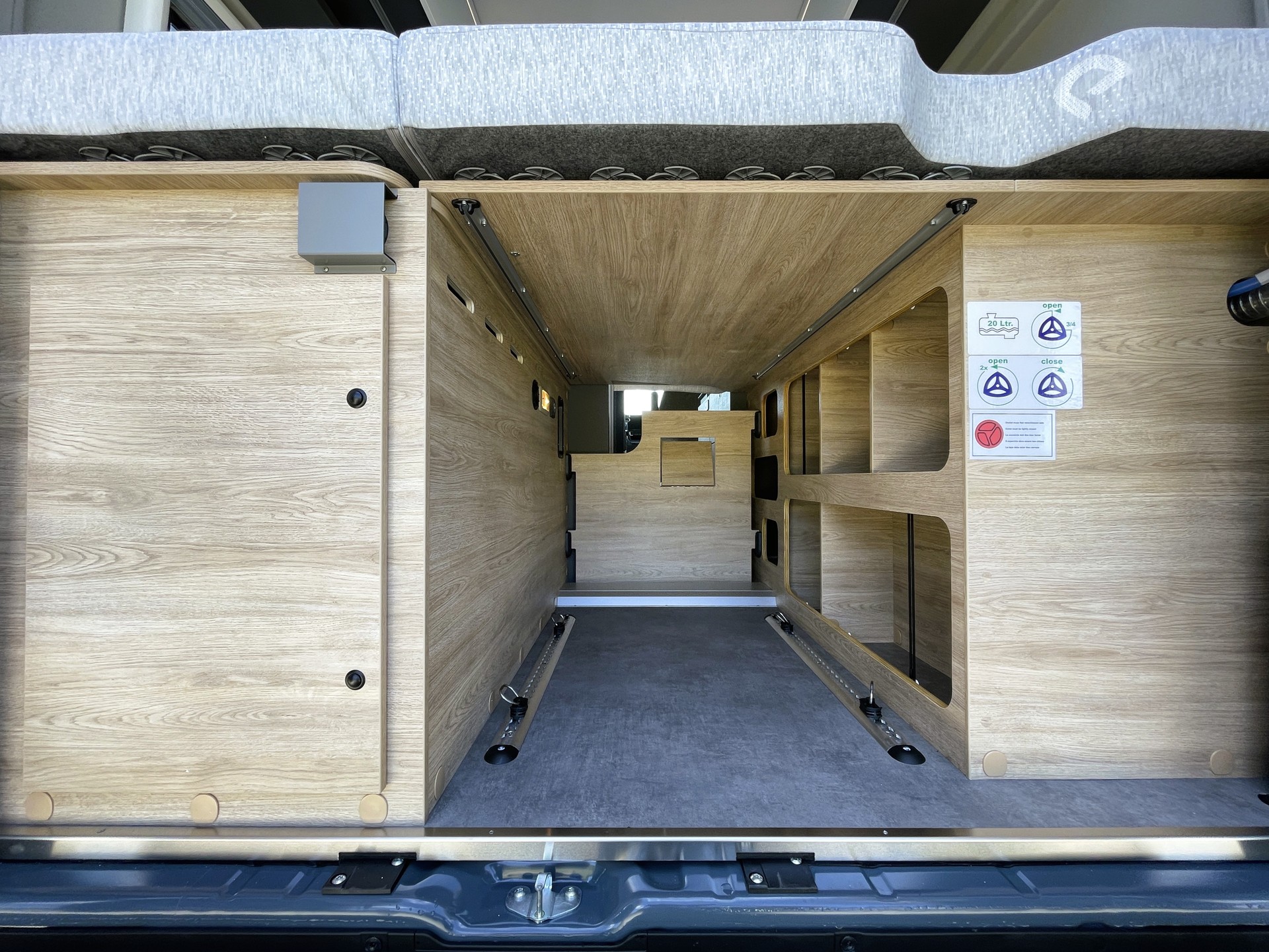 DETHLEFFS Globetrail 600 DS "95 Jahre Edition" auf Basis Fiat Ducato-image-10