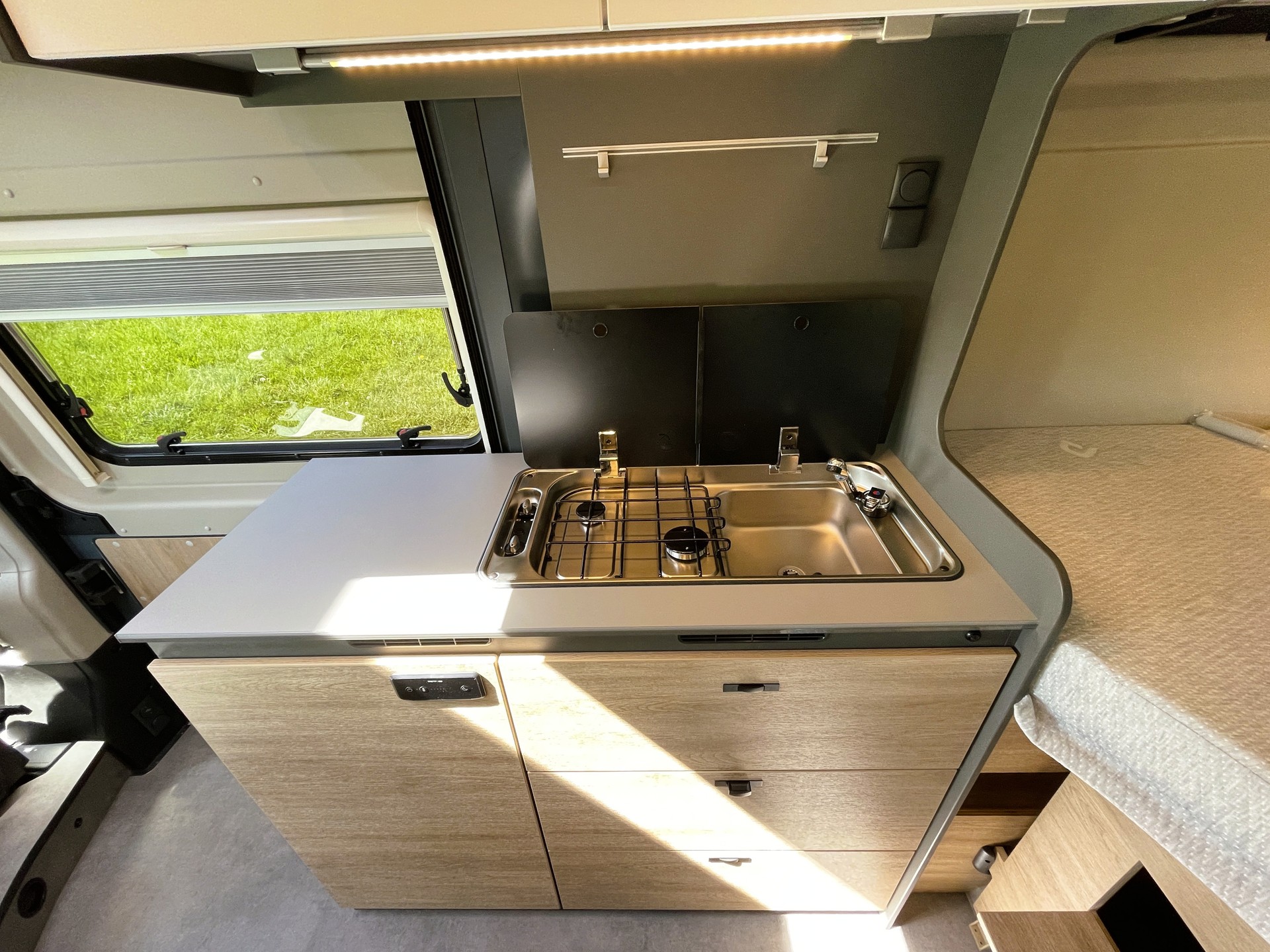DETHLEFFS Globetrail 600 DS "95 Jahre Edition" auf Basis Fiat Ducato-image-16