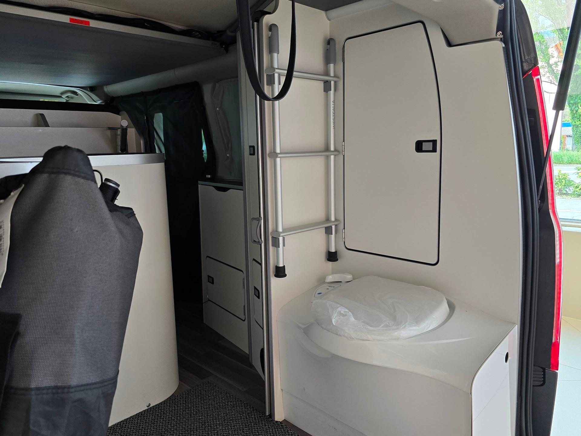 FORD Transit Custom Plus 340 L2H1 Camper A-image-12