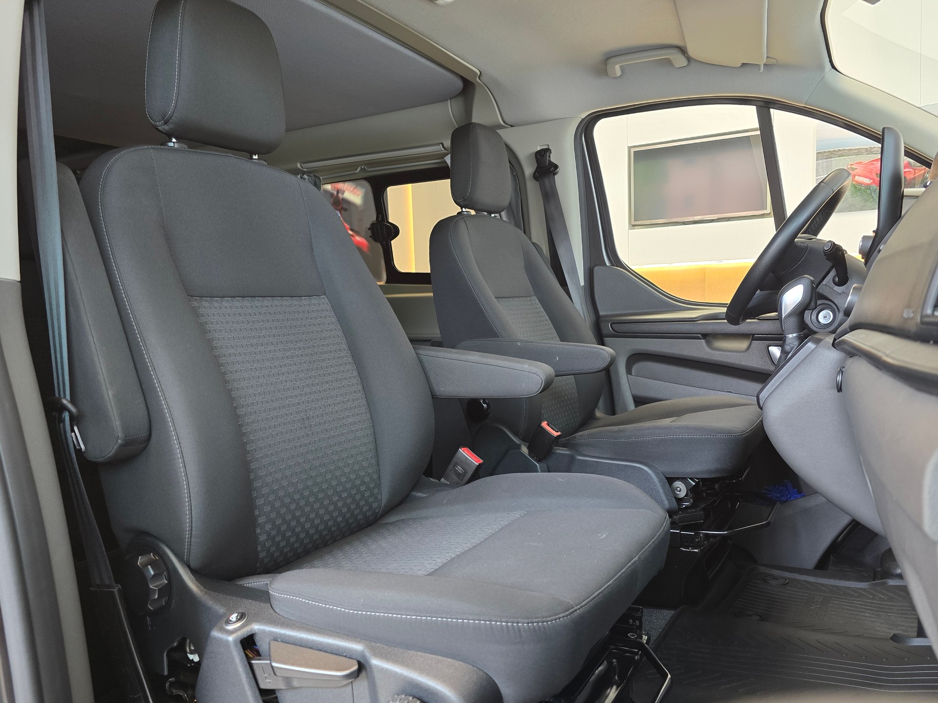 FORD Transit Custom Plus 340 L2H1 Camper A-image-9