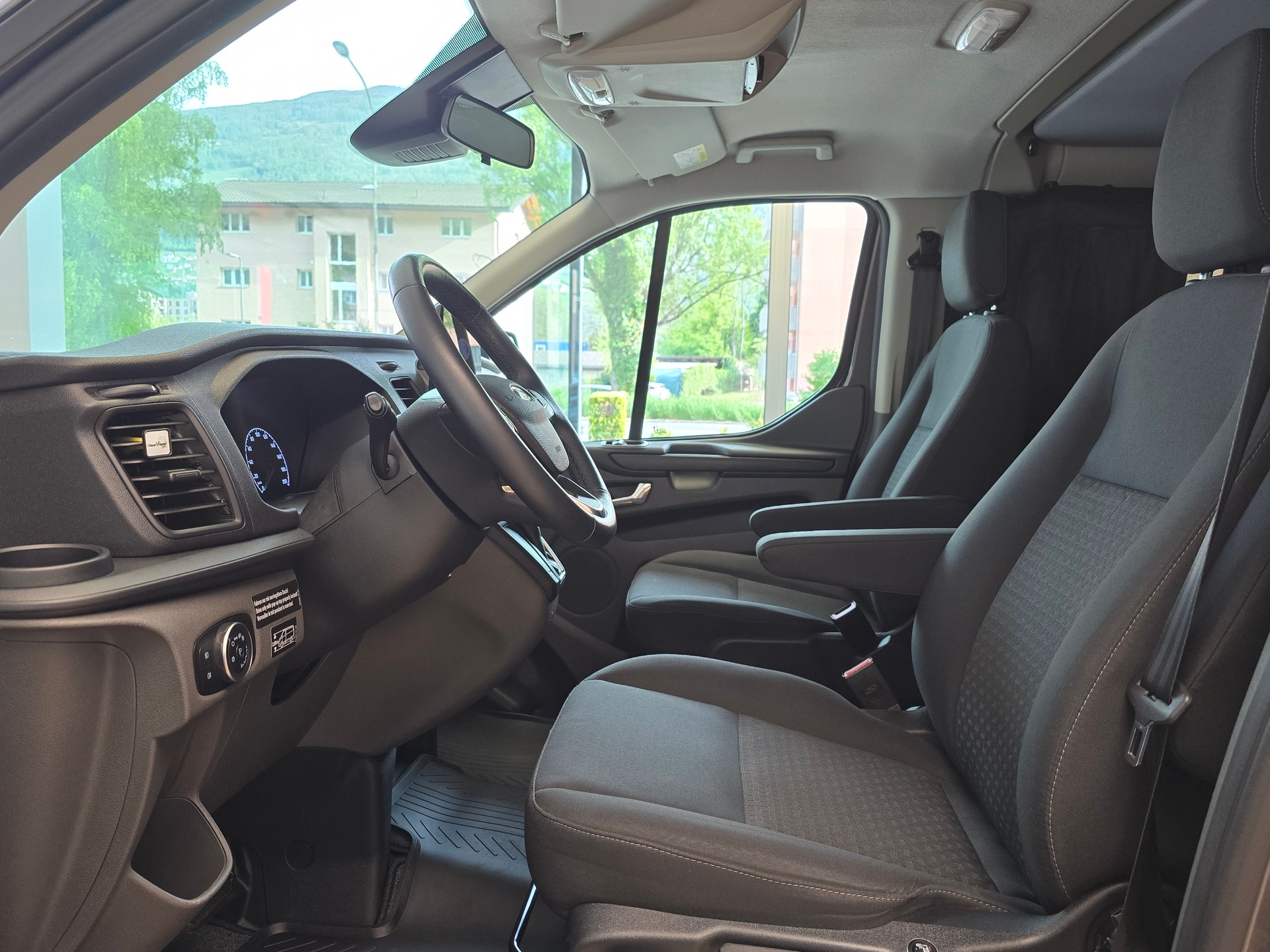 FORD Transit Custom Plus 340 L2H1 Camper A-image-5