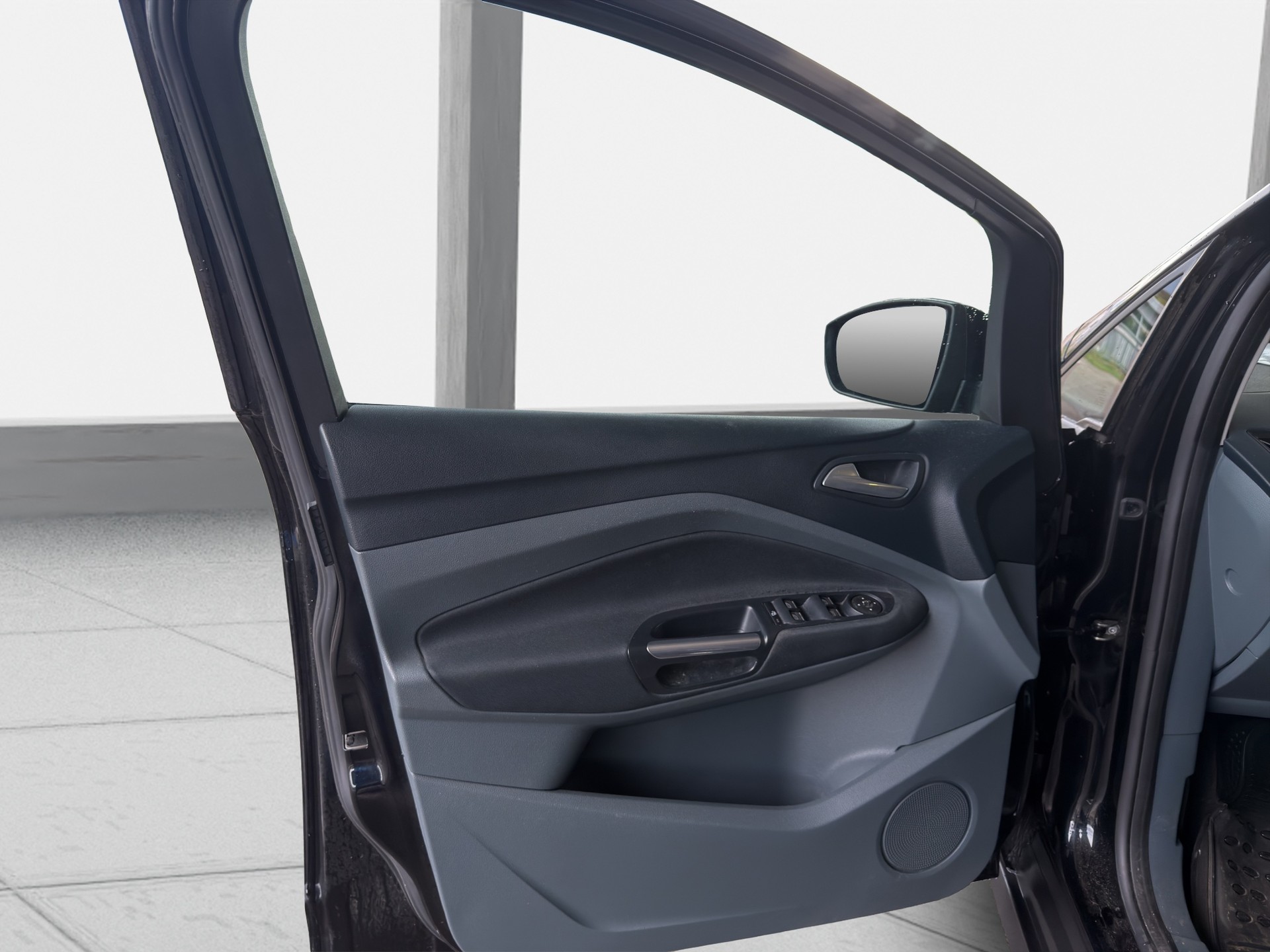 FORD Grand C-MAX-image-11