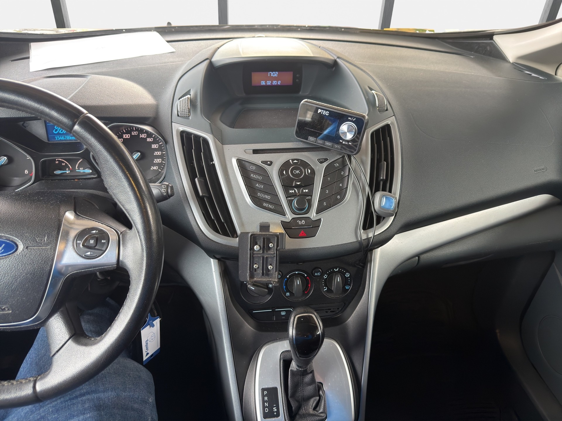 FORD Grand C-MAX-image-10