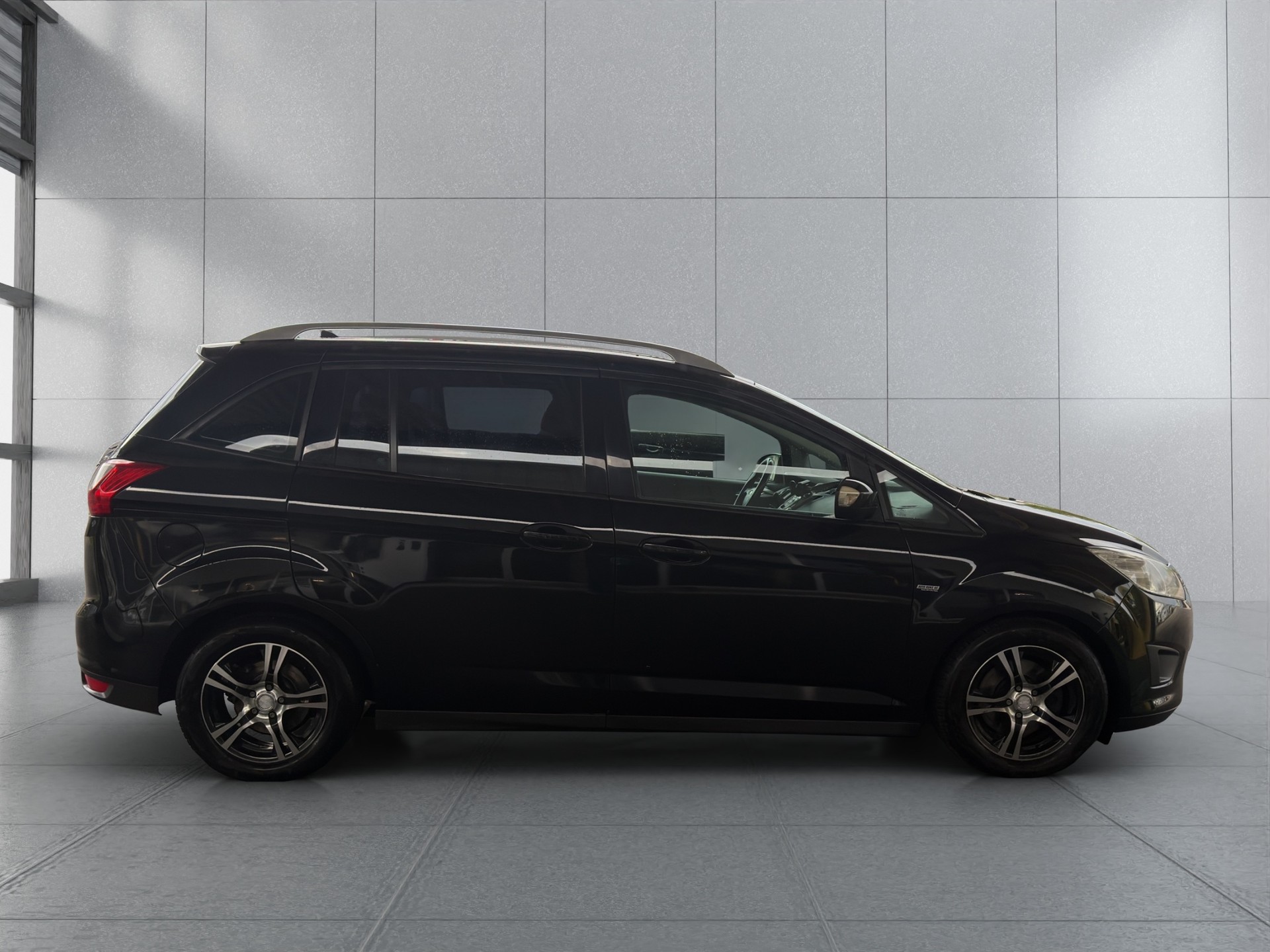 FORD Grand C-MAX-image-7