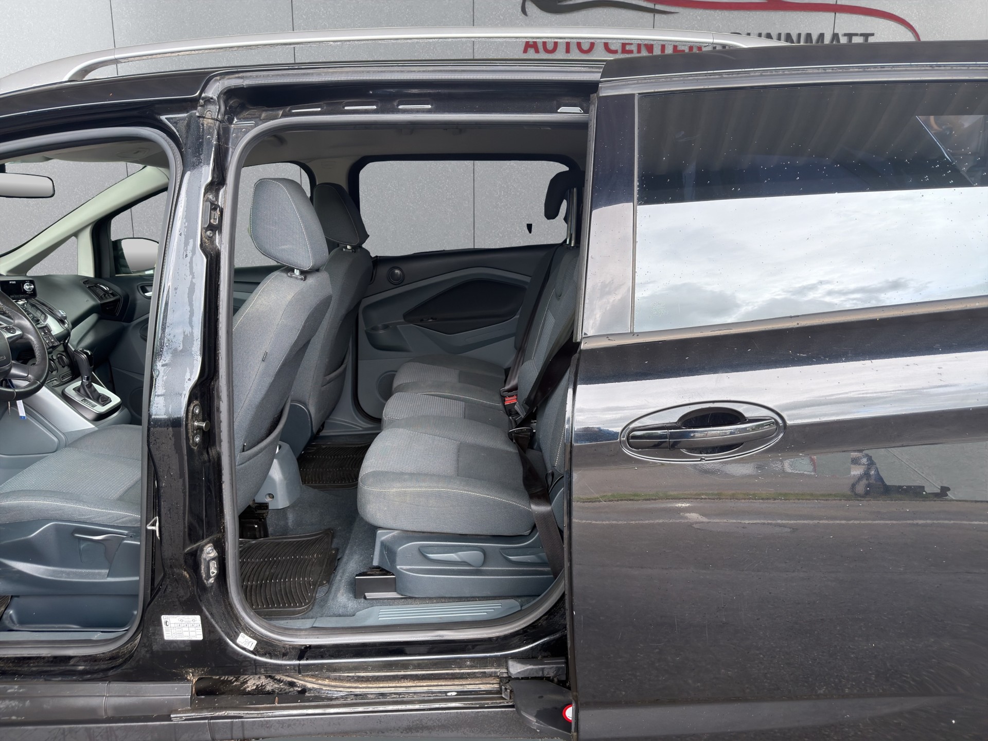 FORD Grand C-MAX-image-12