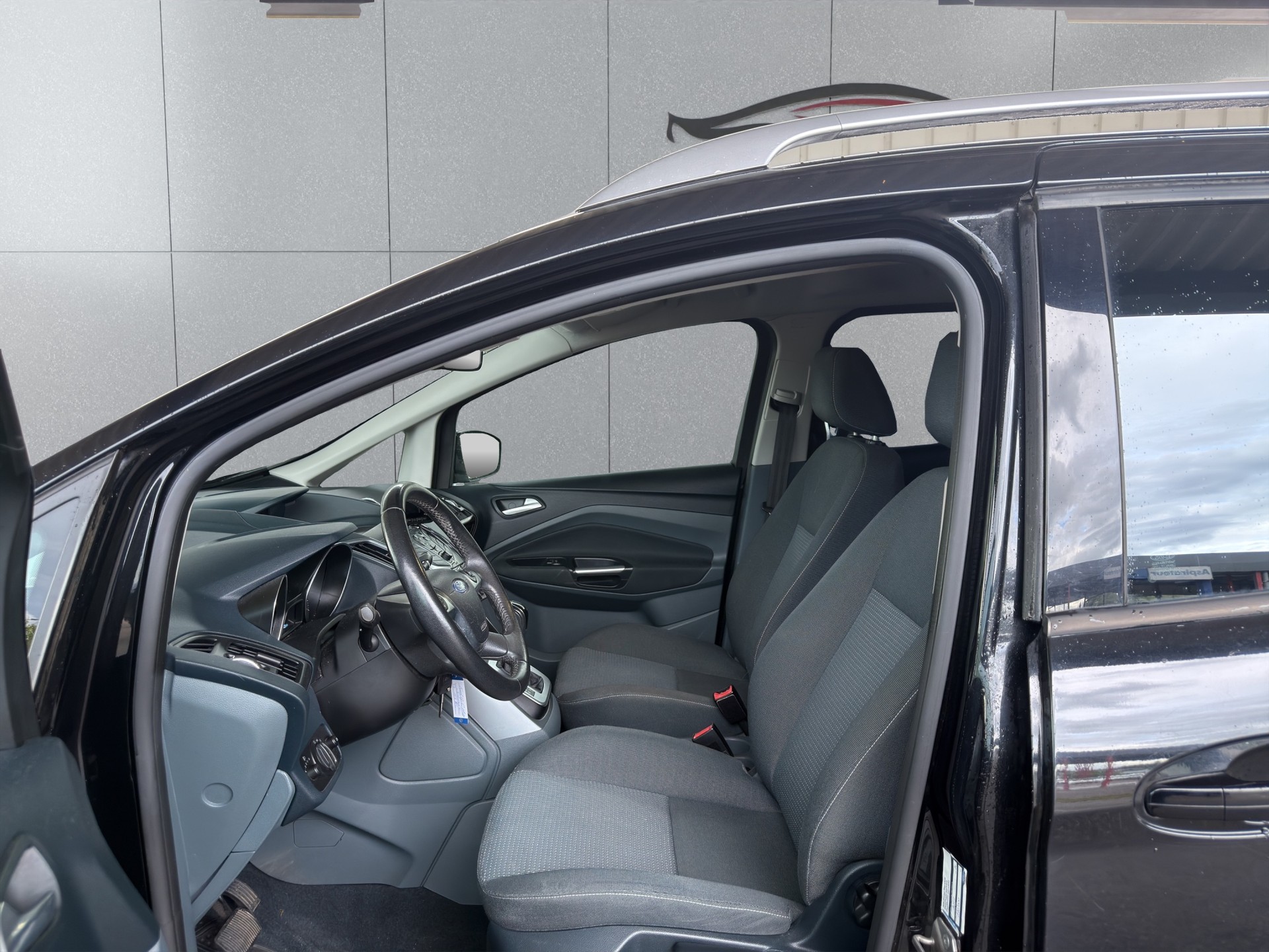FORD Grand C-MAX-image-8