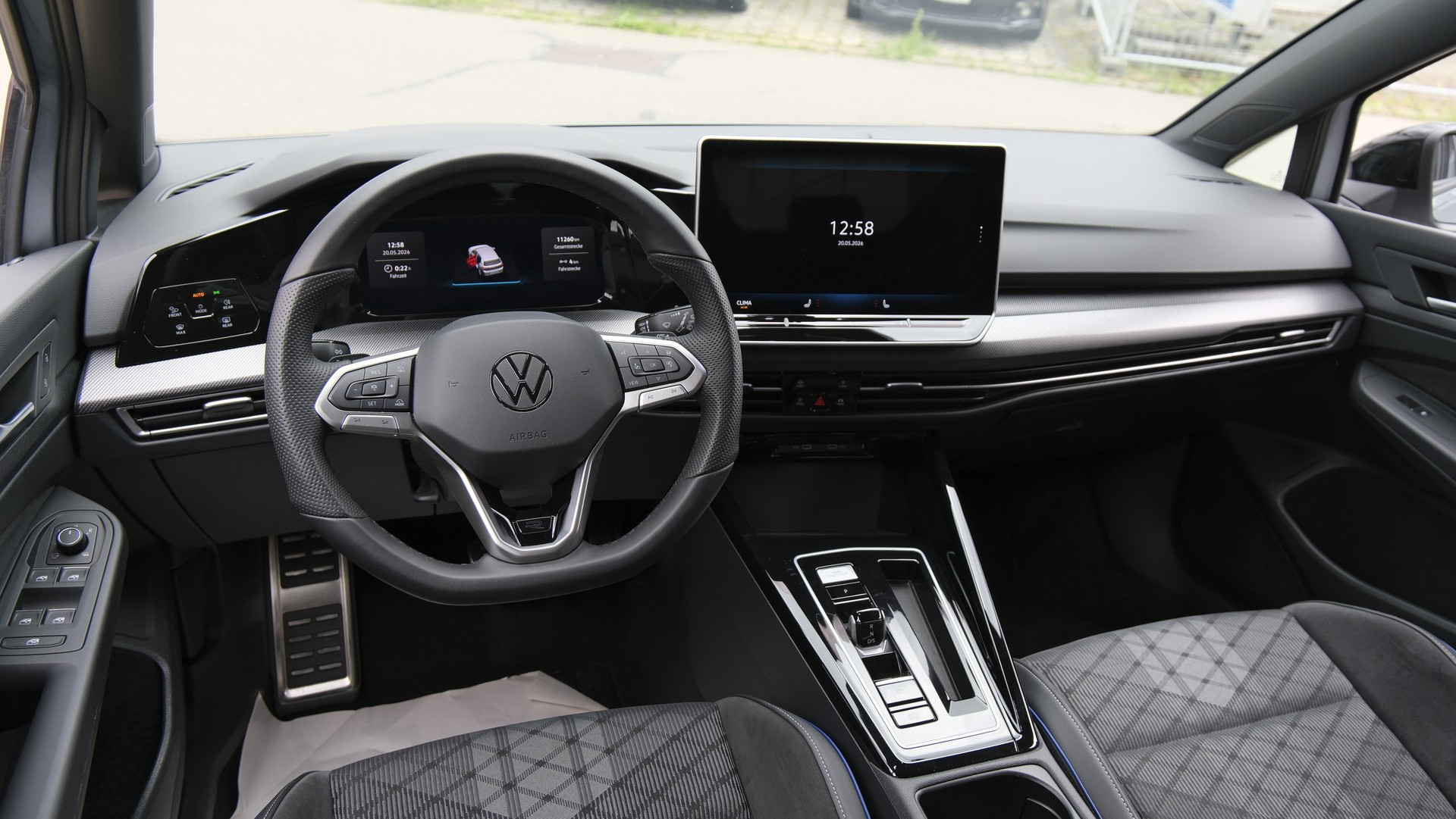 VW Golf 1.5 e TSI mHEV R-Line DSG-image-5