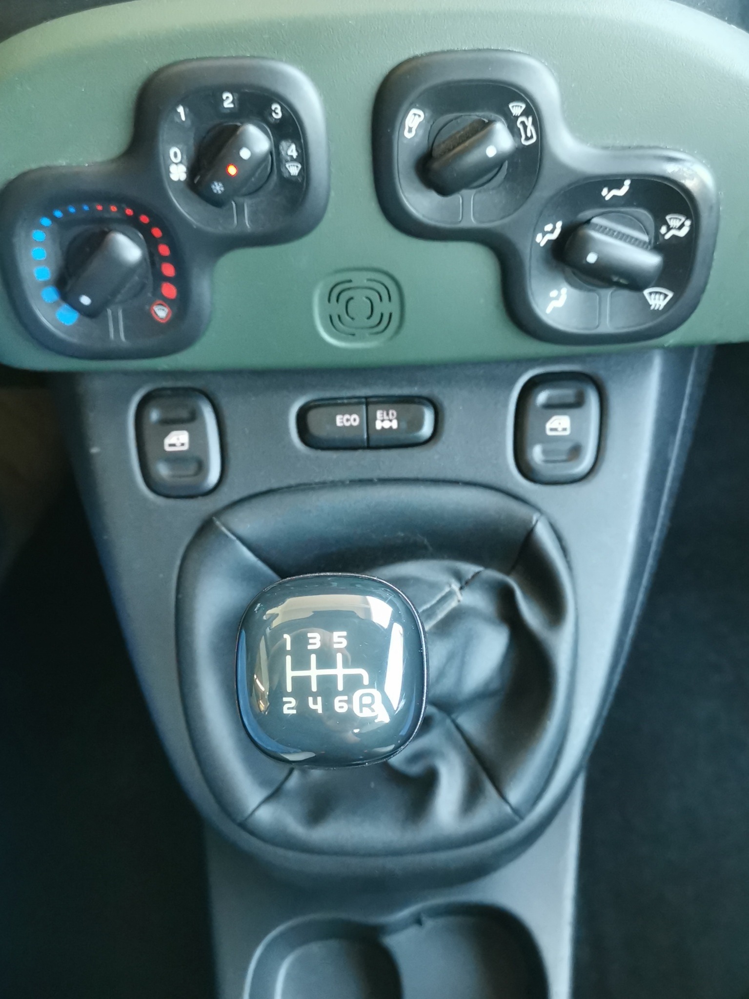 FIAT Panda 0.9 Twinair Turbo Climbing 4x4-image-18