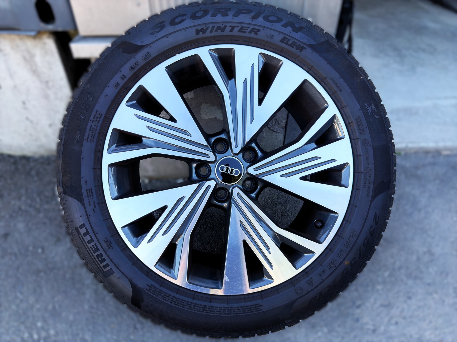 AUDI Q4 Sportback e-tron 50 quattro-image-11