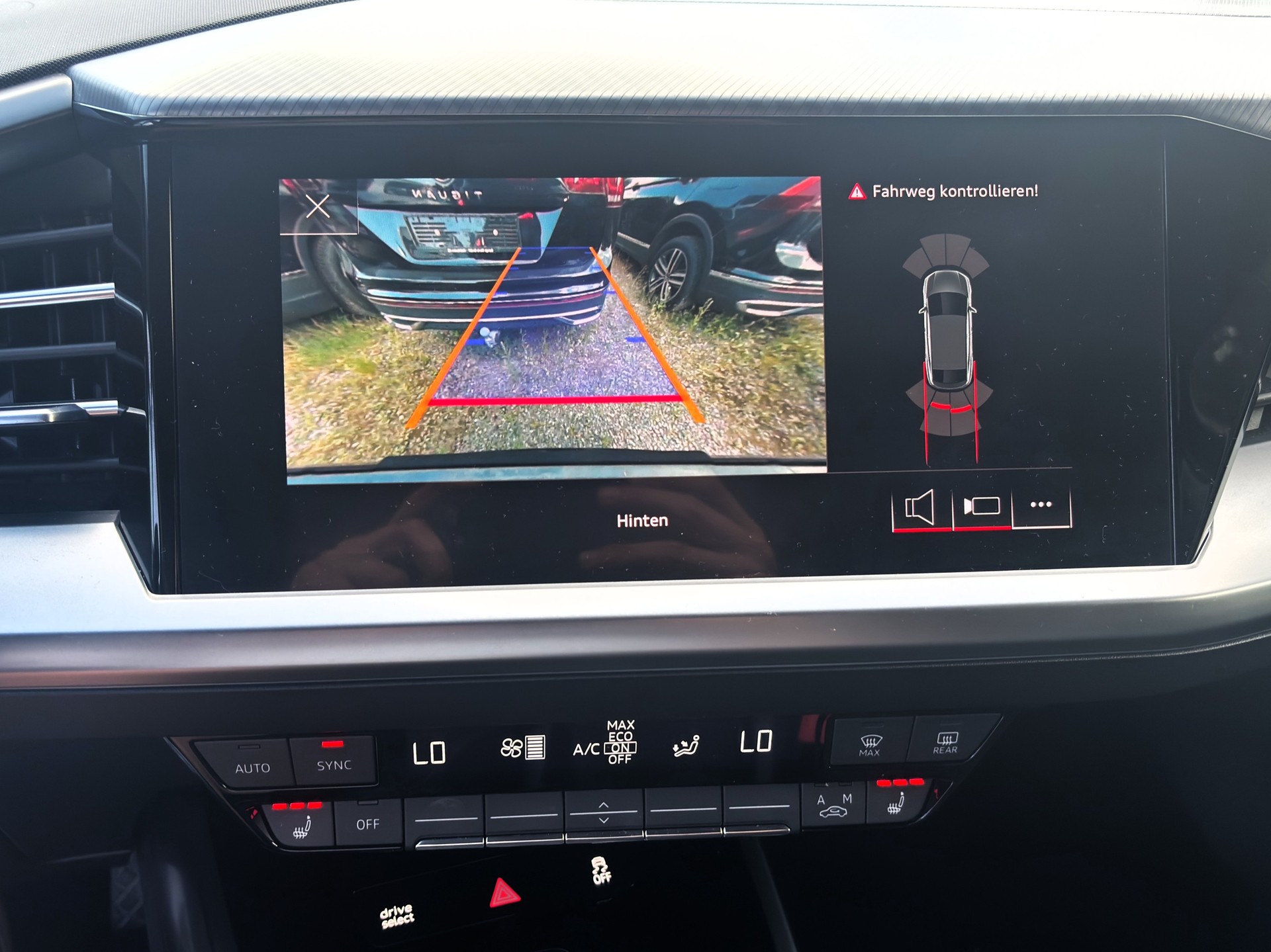 AUDI Q4 Sportback e-tron 50 quattro-image-12