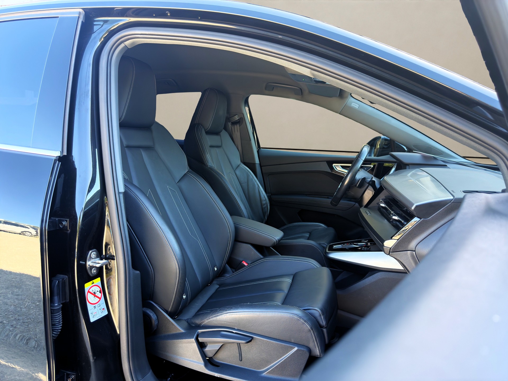 AUDI Q4 Sportback e-tron 50 quattro-image-9