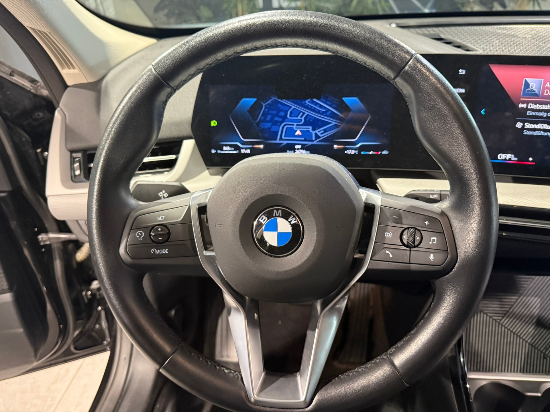 BMW X1 sDrive 18i-image-16