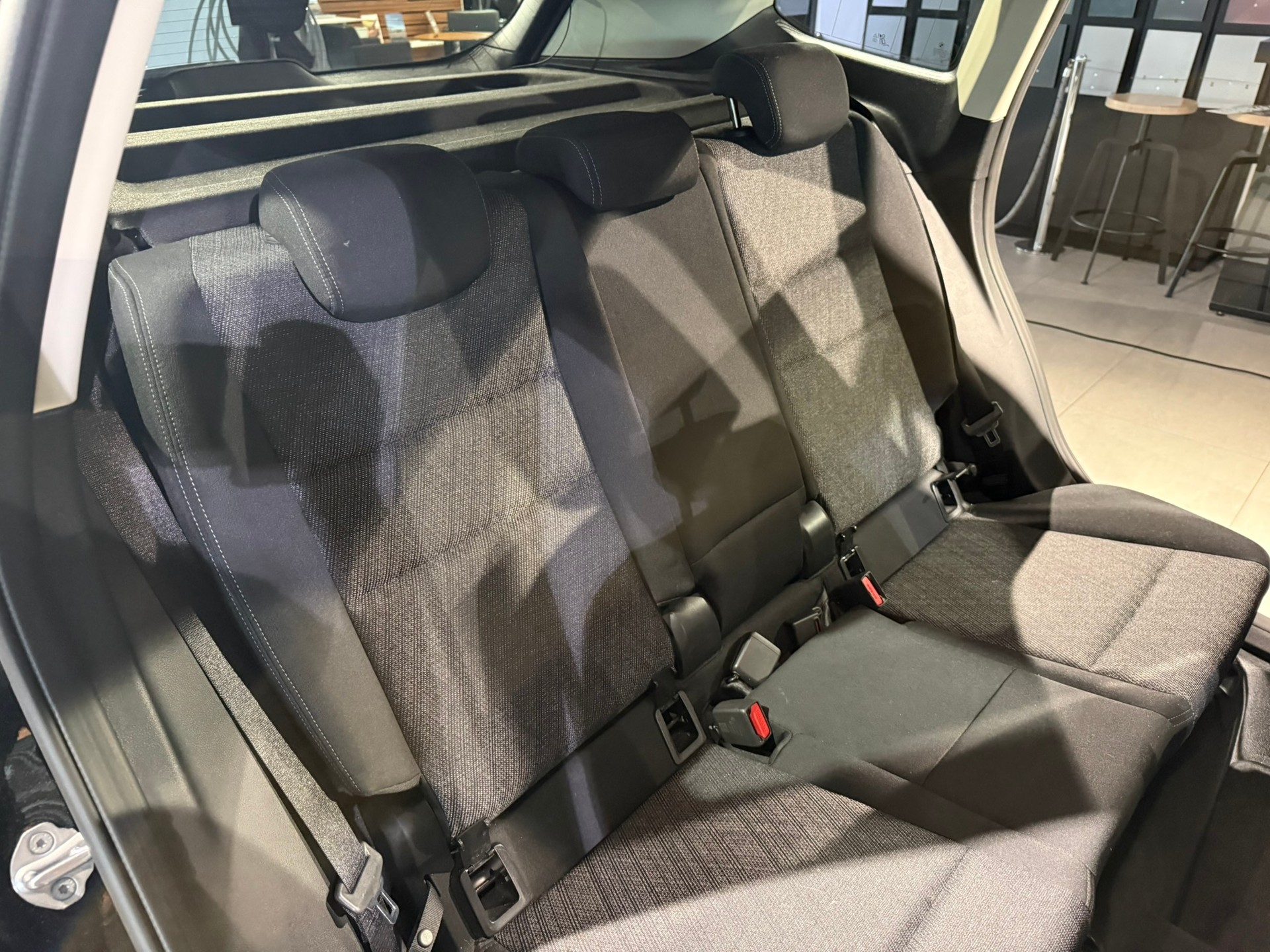 BMW X1 sDrive 18i-image-13
