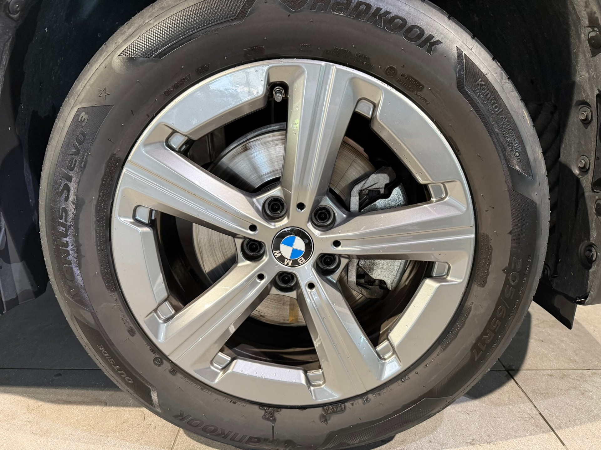 BMW X1 sDrive 18i-image-23