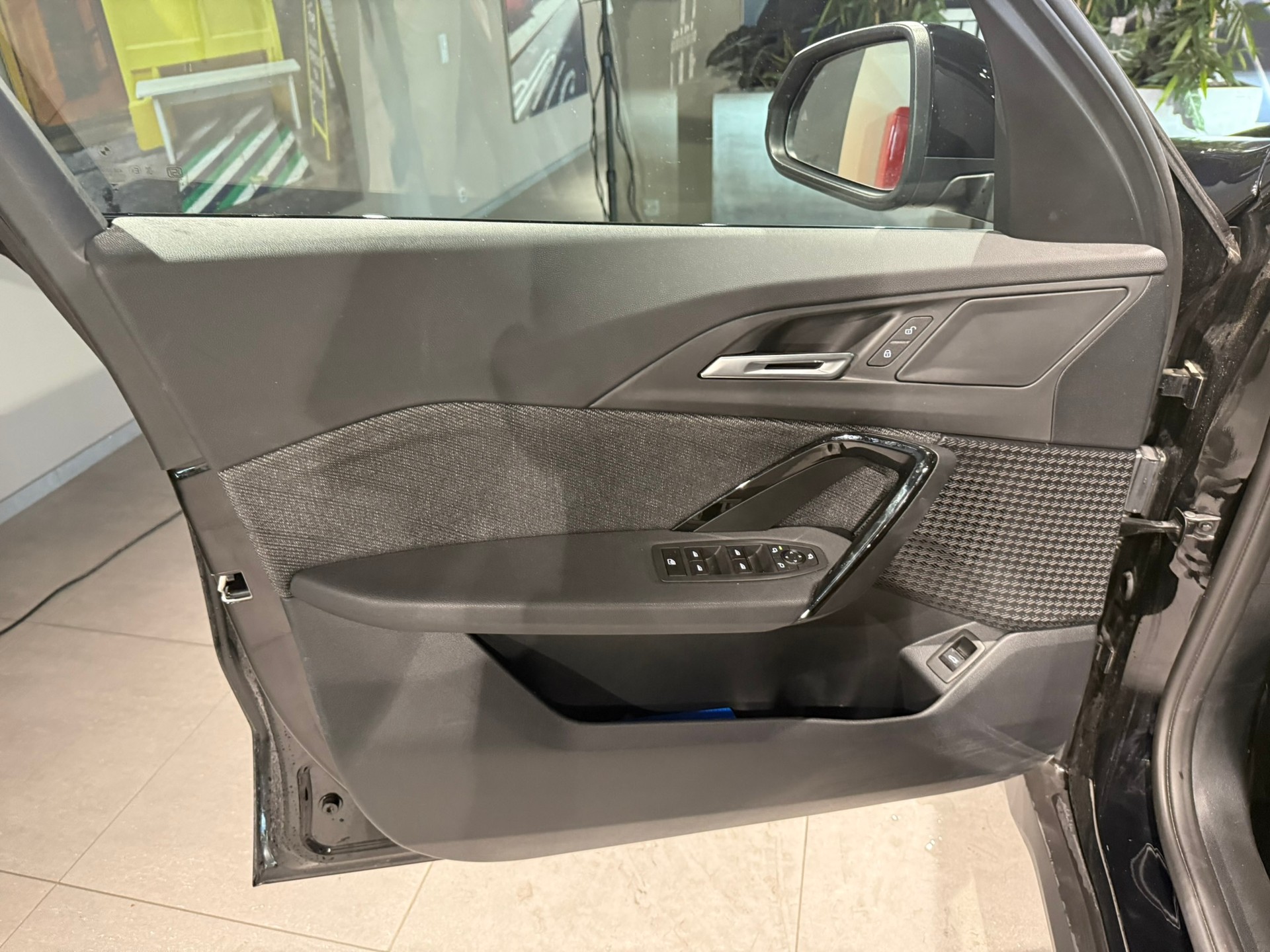 BMW X1 sDrive 18i-image-19