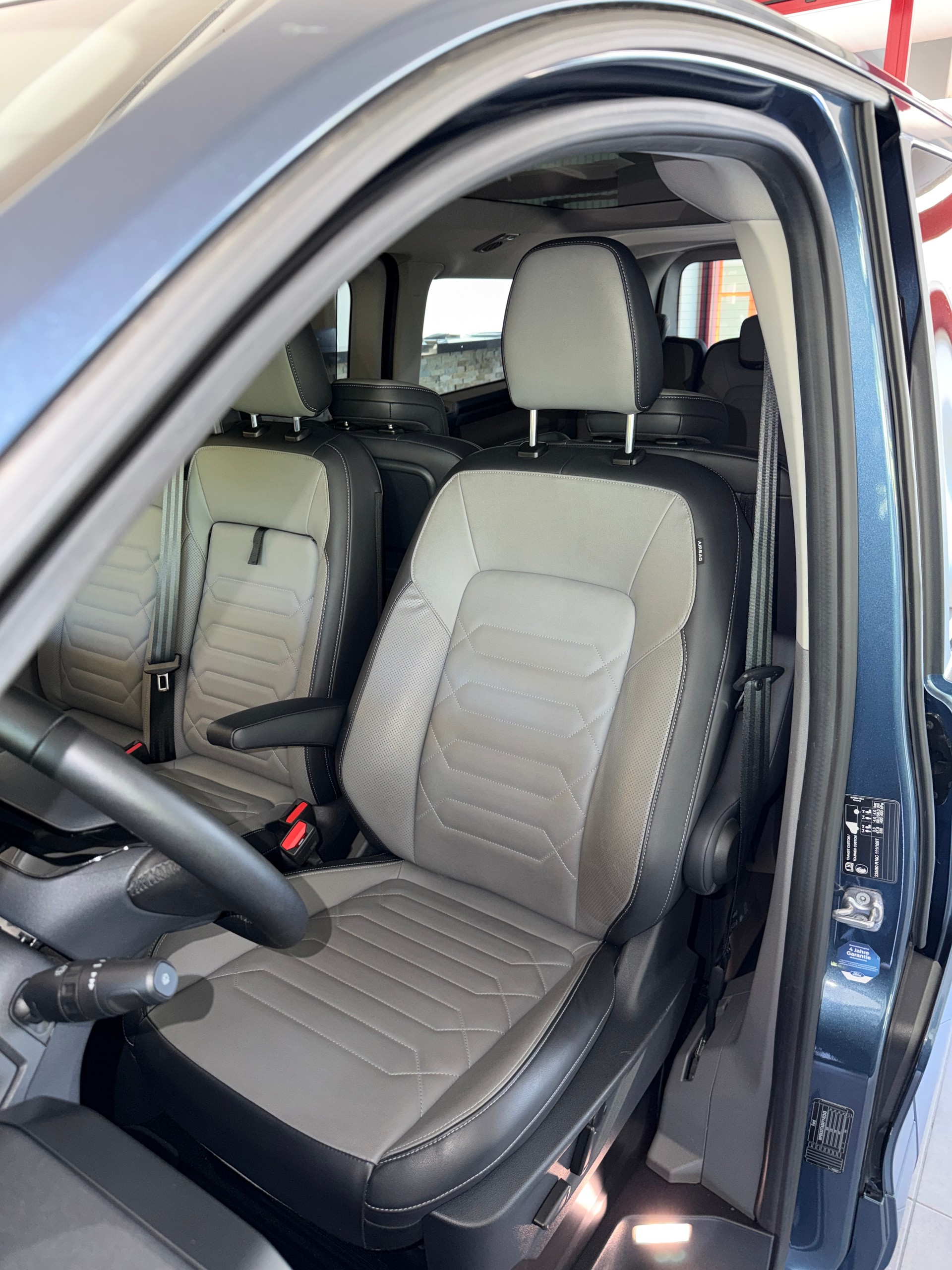 FORD Tourneo Bus 320 L2H1 Titanium Automat-image-9
