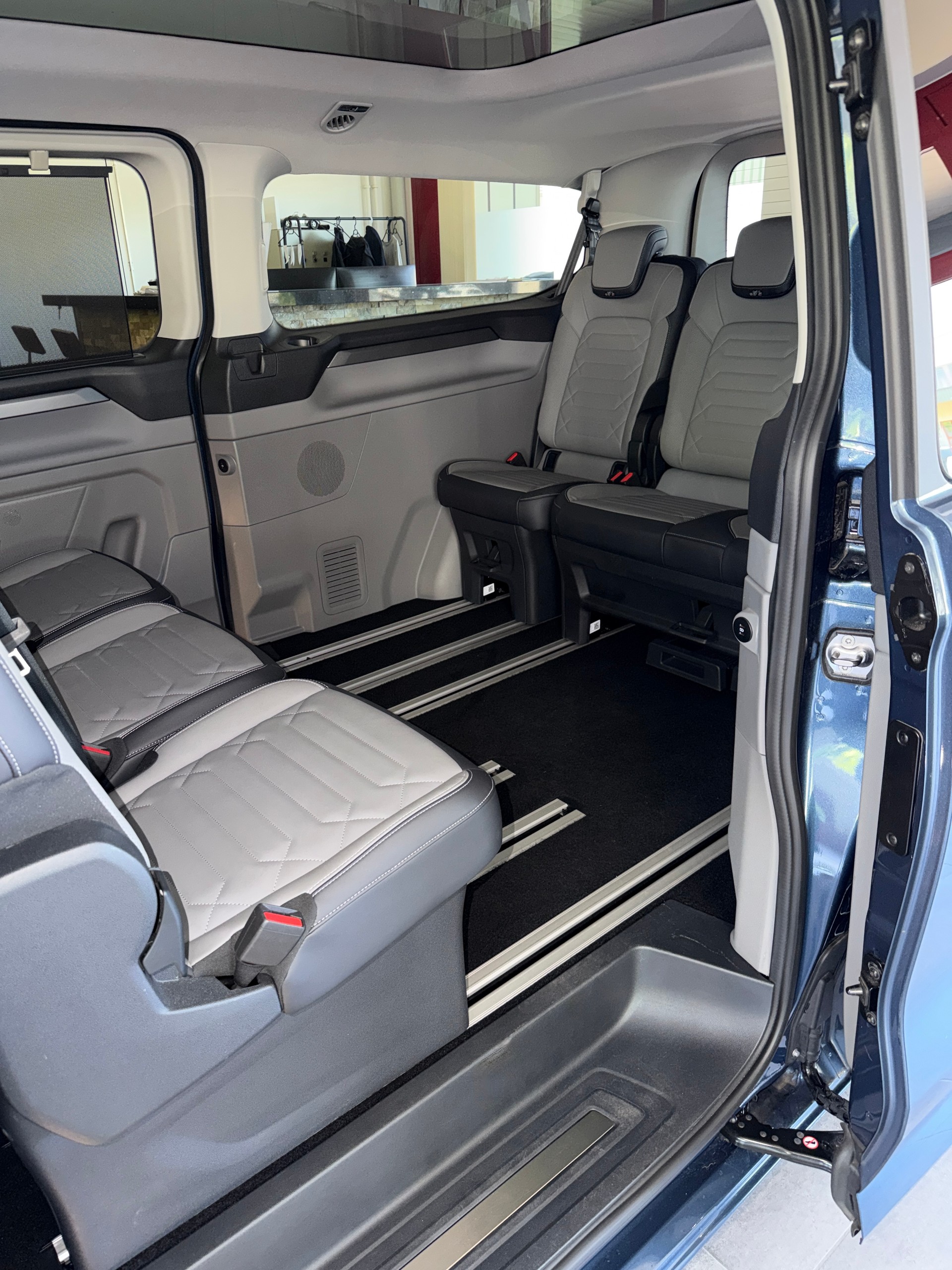 FORD Tourneo Bus 320 L2H1 Titanium Automat-image-11