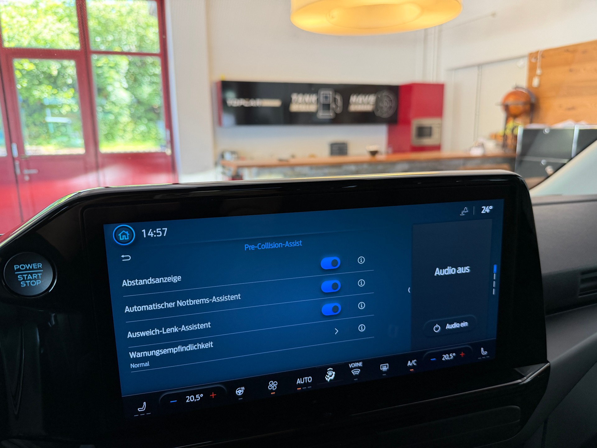FORD Tourneo Bus 320 L2H1 Titanium Automat-image-28
