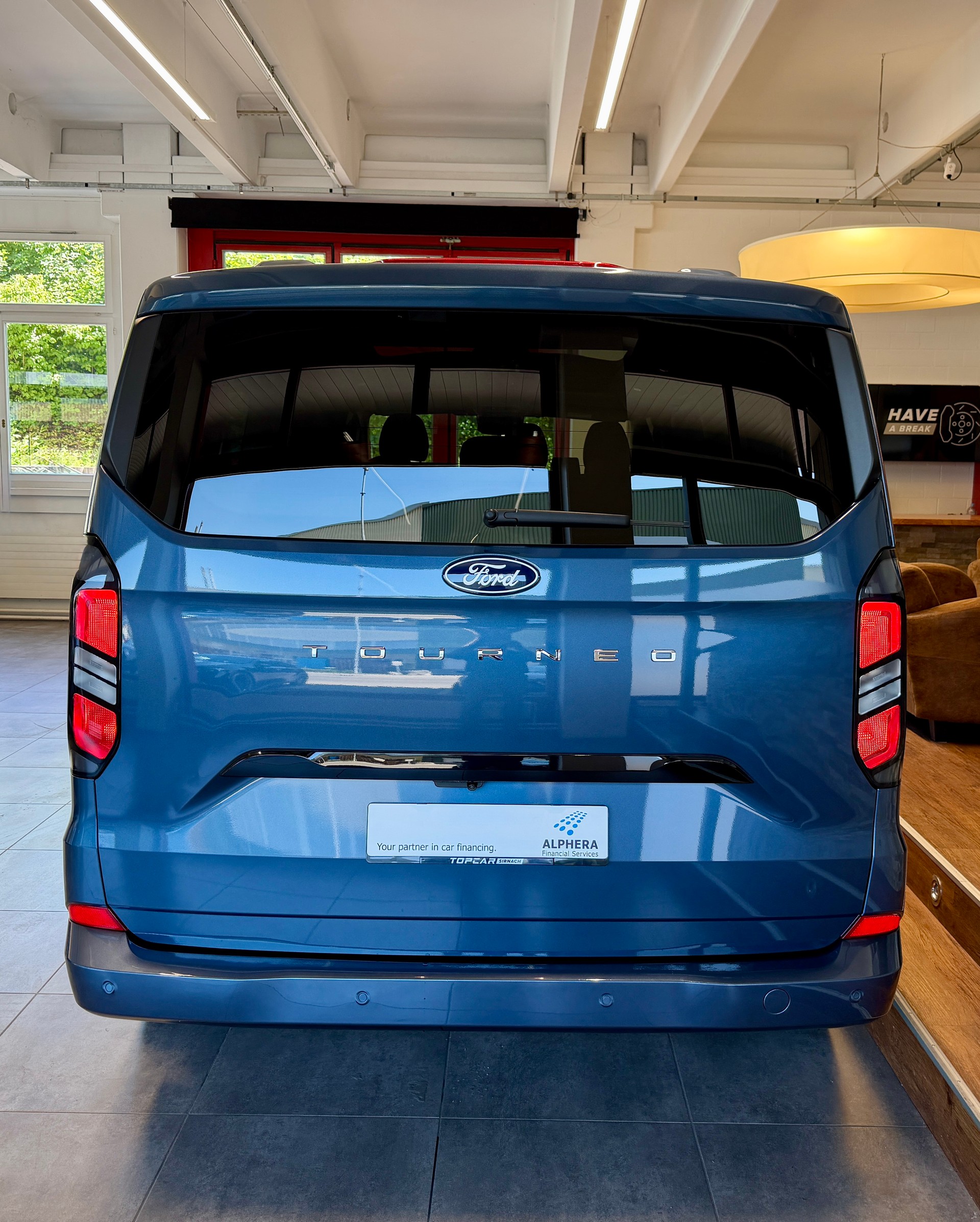 FORD Tourneo Bus 320 L2H1 Titanium Automat-image-4