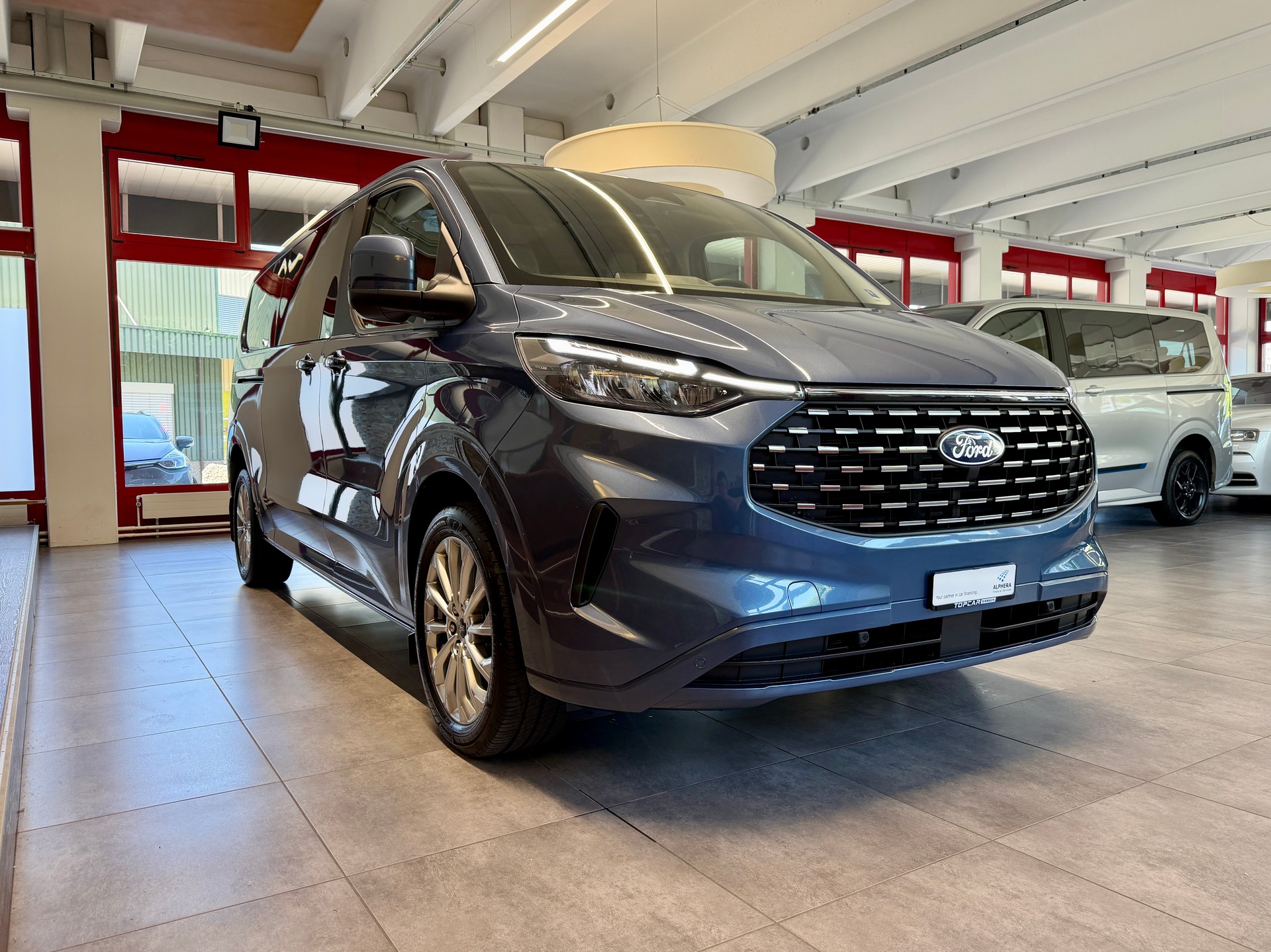 FORD Tourneo Bus 320 L2H1 Titanium Automat-image-6