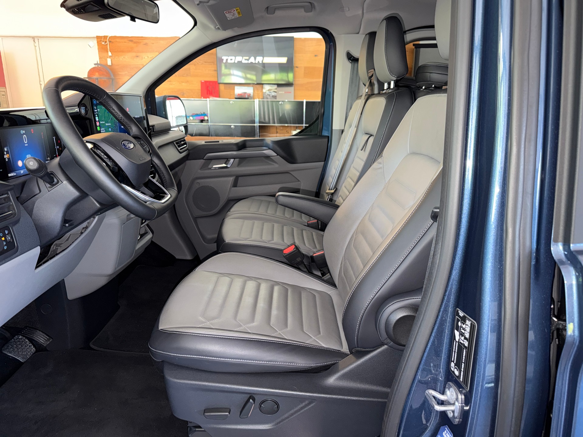 FORD Tourneo Bus 320 L2H1 Titanium Automat-image-10
