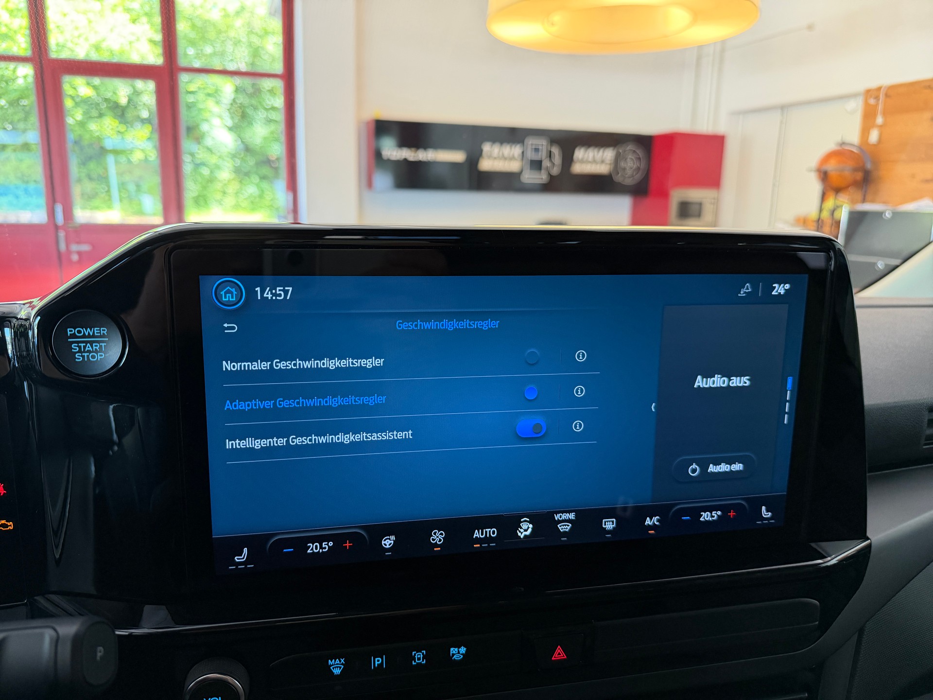 FORD Tourneo Bus 320 L2H1 Titanium Automat-image-25