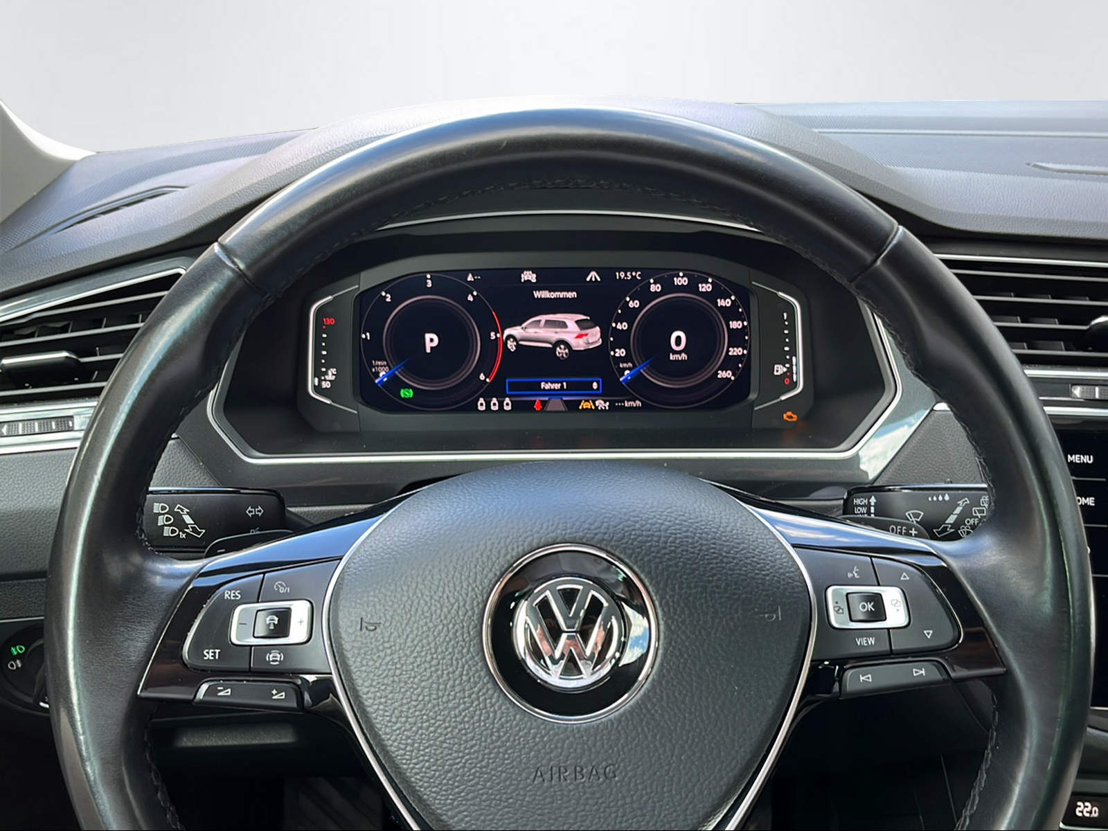 VW Tiguan 2.0 TDI SCR Highline DSG-image-11