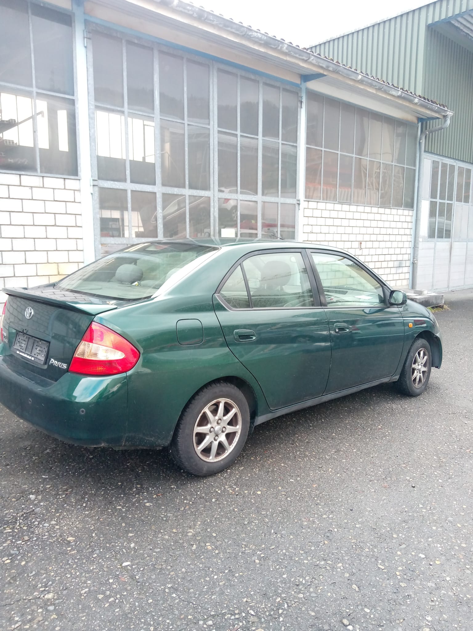 TOYOTA Prius 1.5 16V Hybrid-image-3