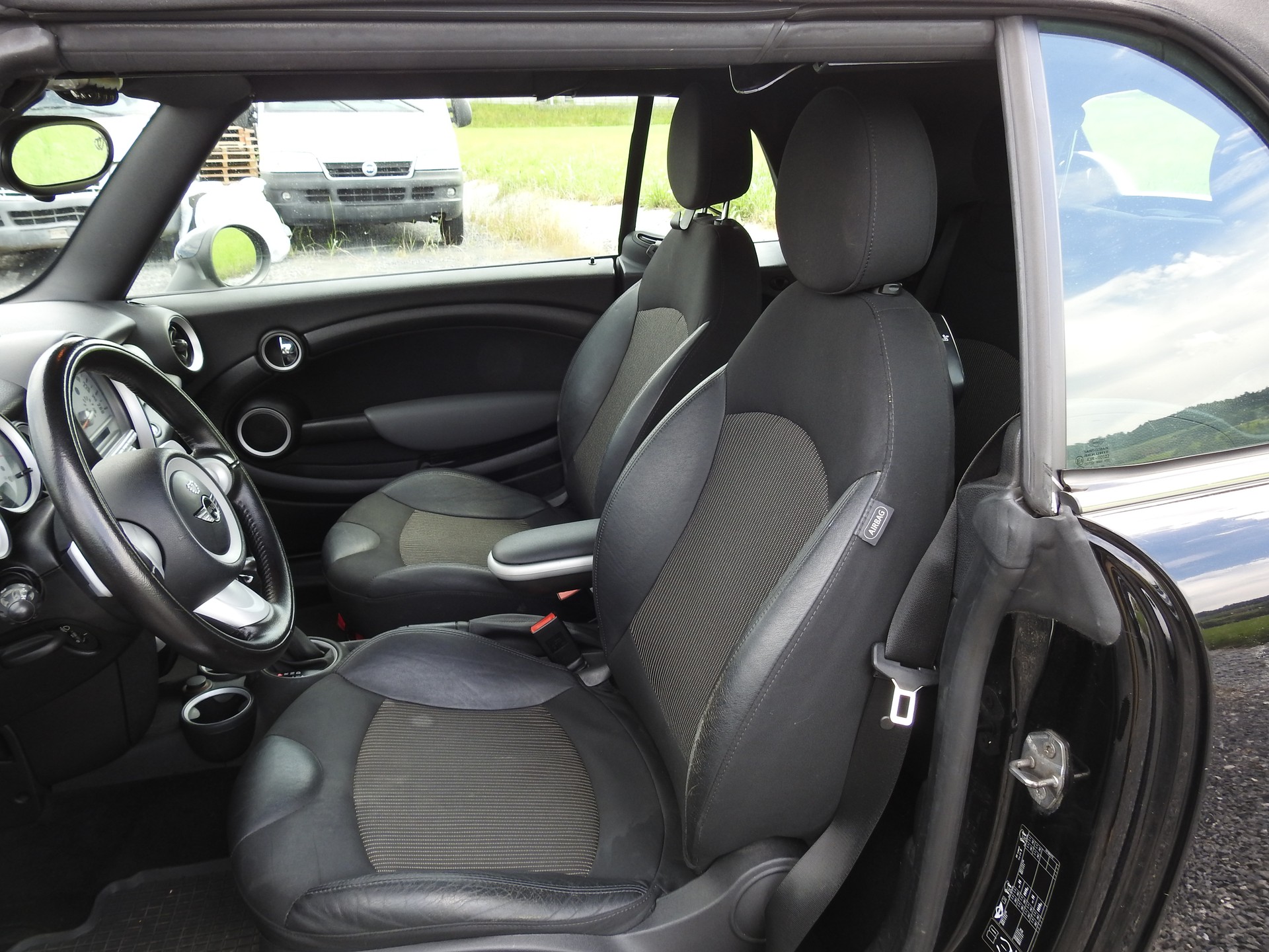 MINI Cooper Cabriolet Steptronic-image-12