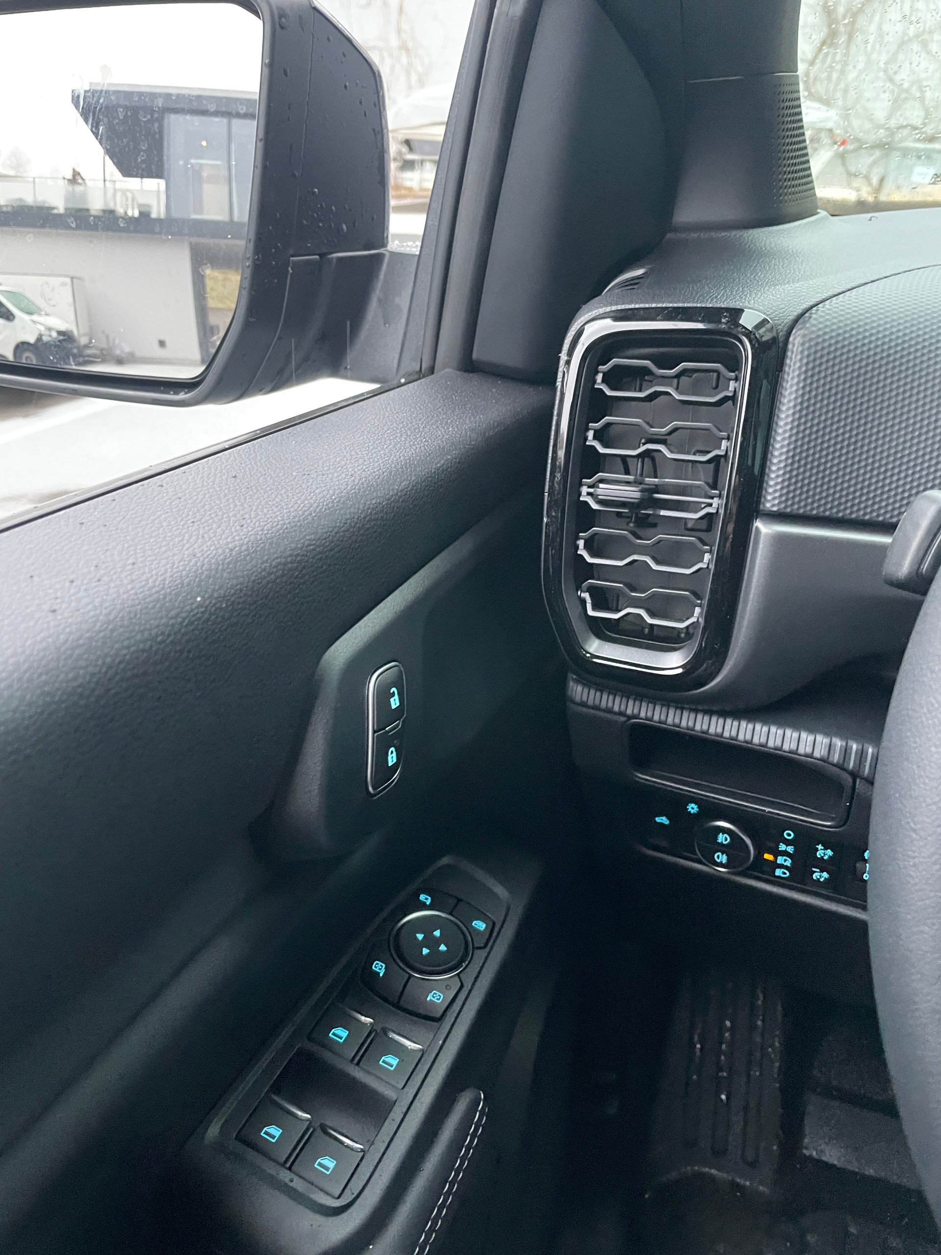 FORD Ranger TREMOR 2.0 Eco Blue e-4WD Automat mit Standheizung-image-18