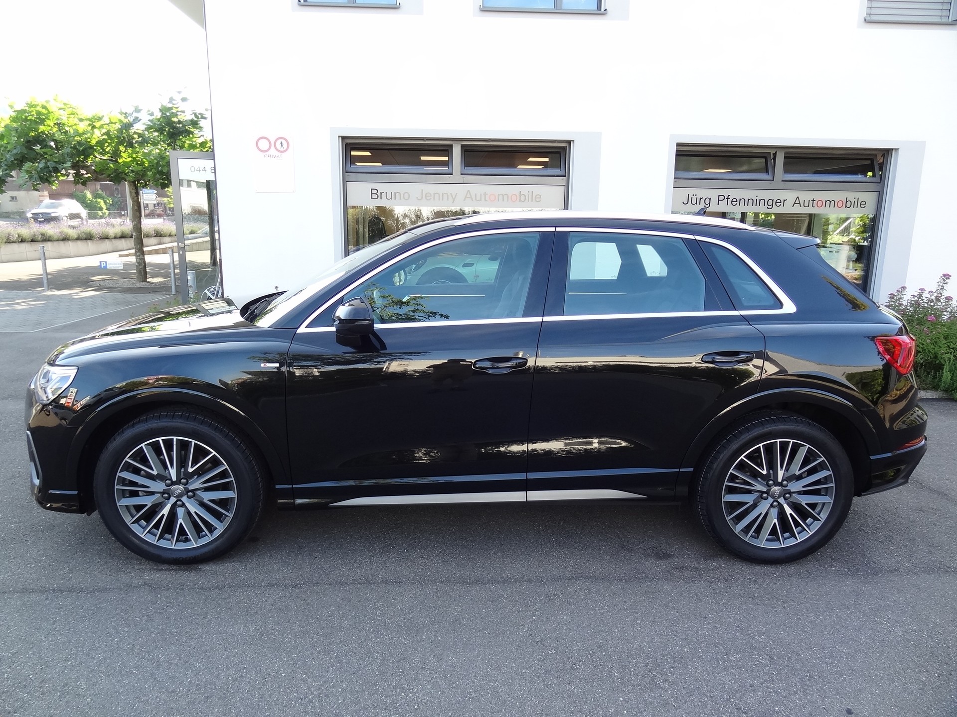 AUDI Q3 45 TFSI S line quattro S-tronic-showroom-element-1