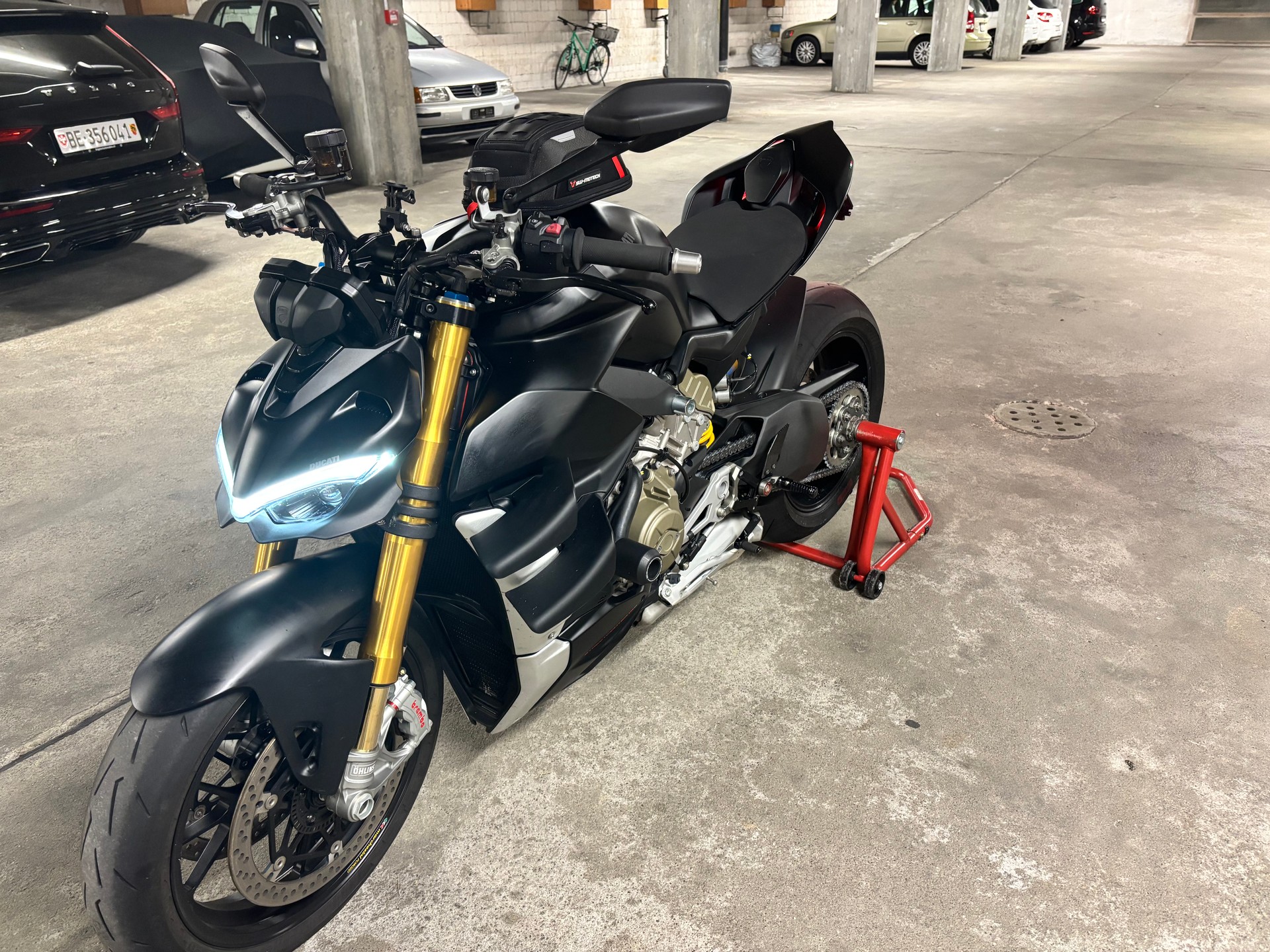 DUCATI Streetfighter V4 S-image-0
