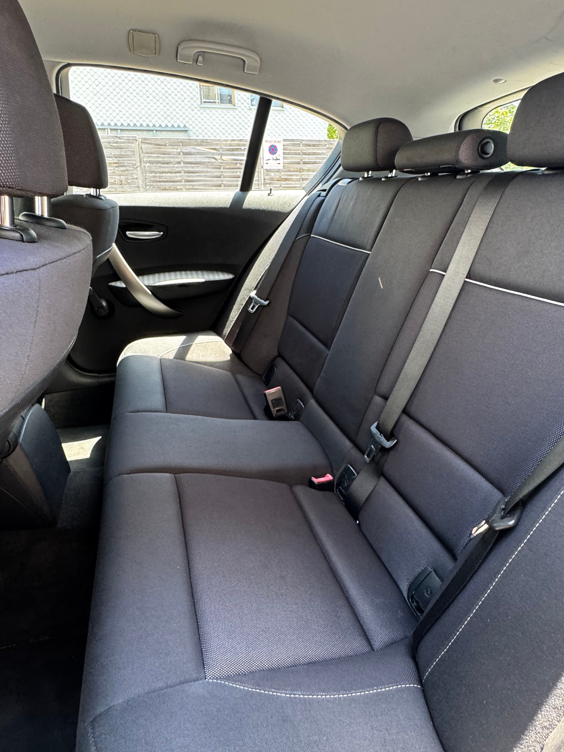 BMW 118i-image-9