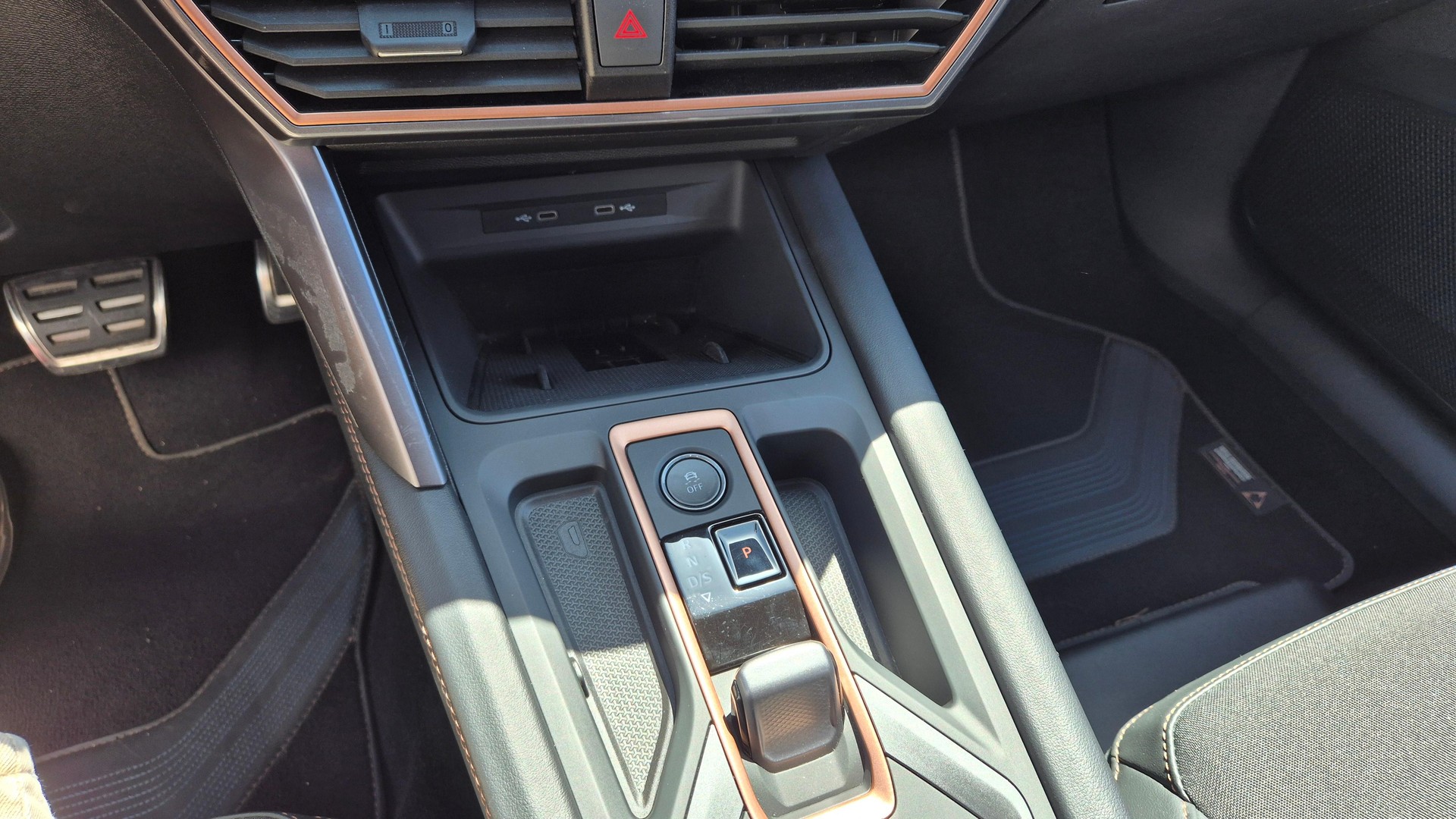 CUPRA Formentor 1.5 eTSI DSG-image-18