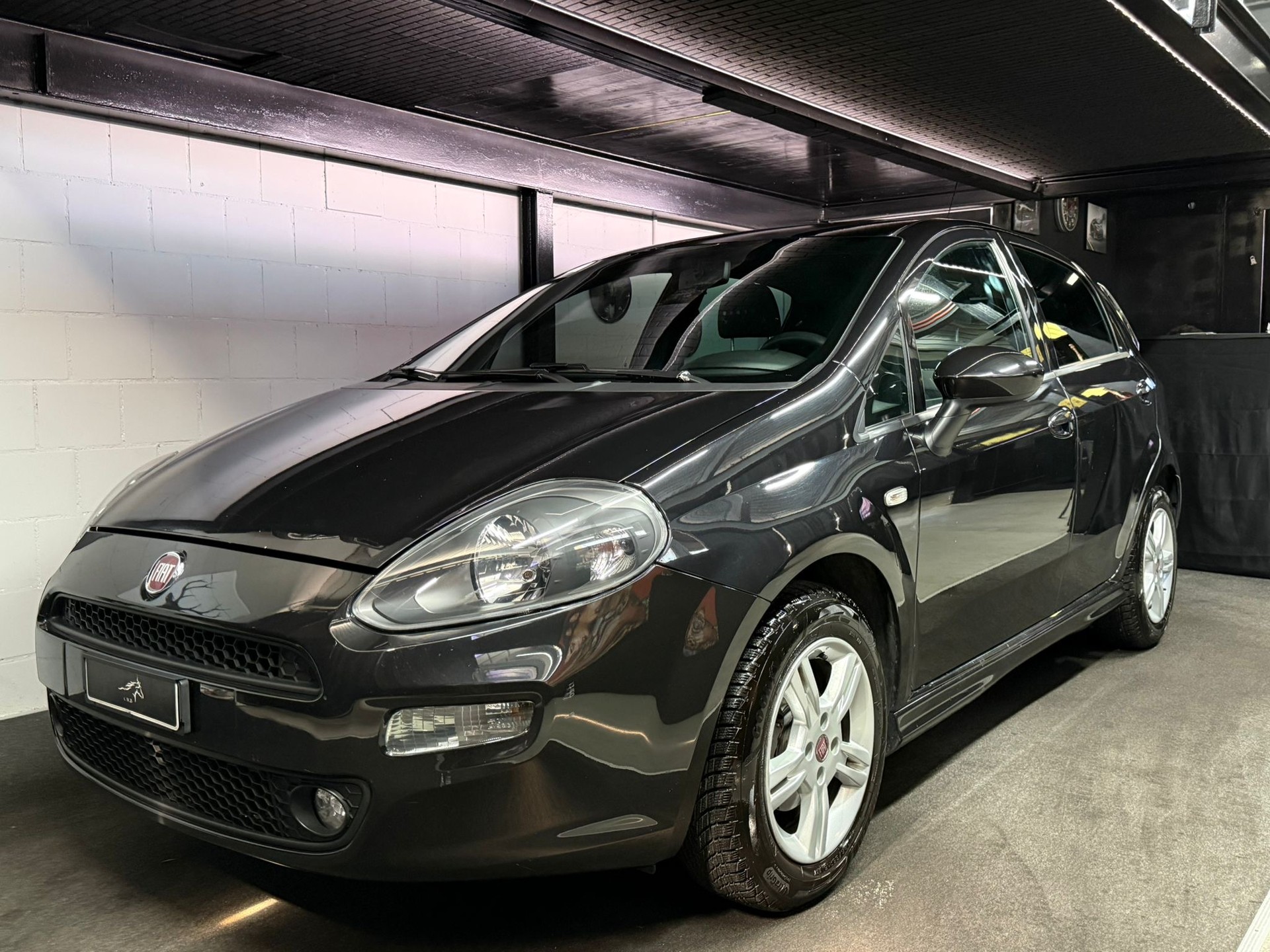 FIAT Punto 1.4 16V Sporting-showroom-element-1